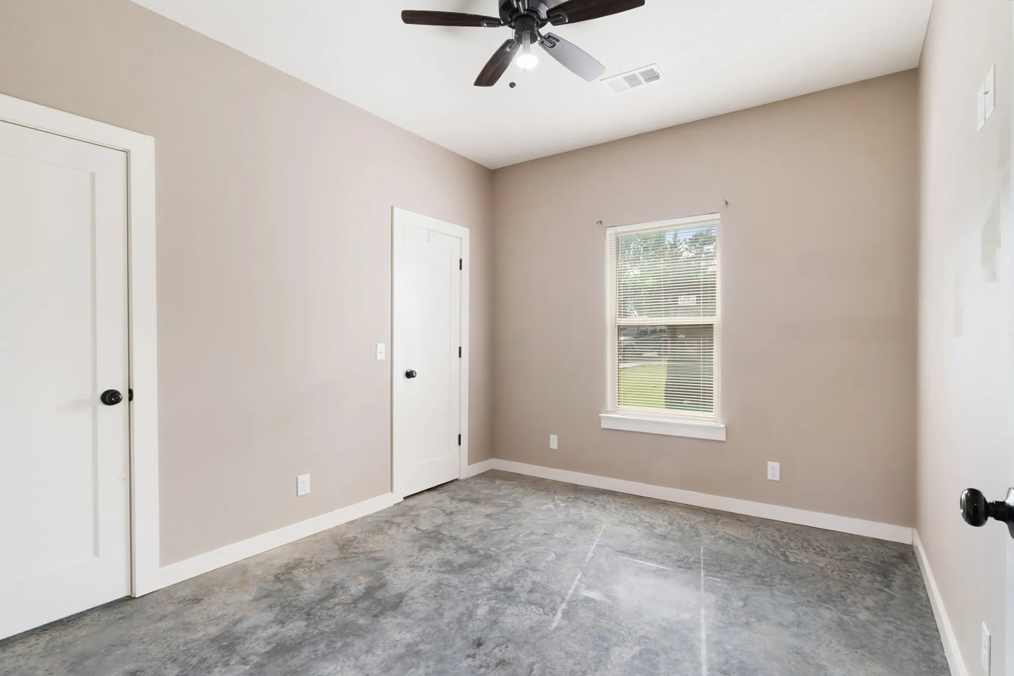 Single Family Residence For Sale in Lamar County , 675 High Street, Blossom, Texas 75416, 3 Bedrooms, 2 Bathrooms, Garage spaces, 1,191 Sqft, built in 2022, Price $217,000, mls#21254084, Real Estate Agent in Blossom, Homes For Sale in Lamar county, Homes For Sale in Blossom, Realtor in Blossom Texas, Real Estate Brokerage Independent Realty Texas, Luminita Cordes Realtor