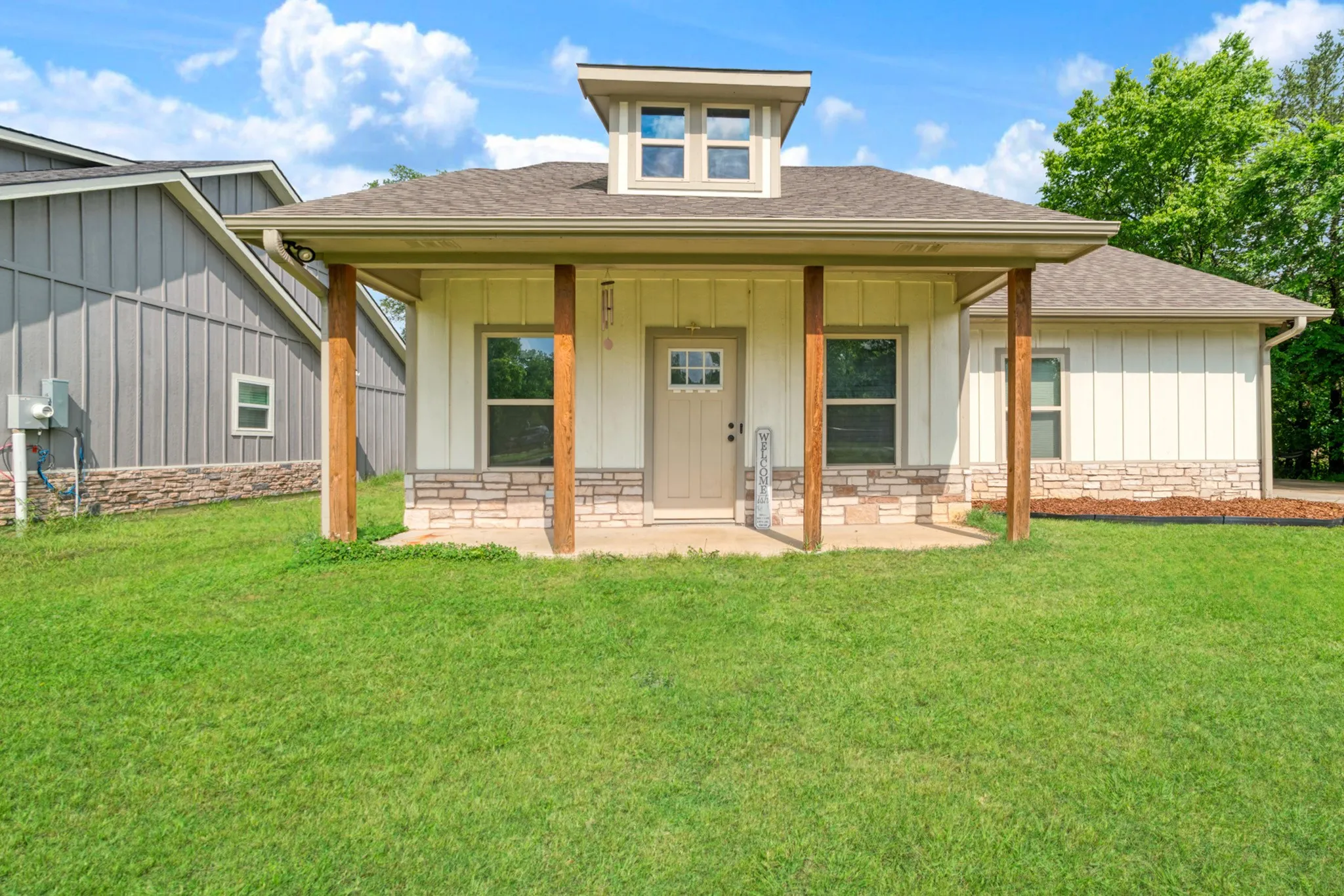 Single Family Residence For Sale in Lamar County , 675 High Street, Blossom, Texas 75416, 3 Bedrooms, 2 Bathrooms, Garage spaces, 1,191 Sqft, built in 2022, Price $217,000, mls#21254084, Real Estate Agent in Blossom, Homes For Sale in Lamar county, Homes For Sale in Blossom, Realtor in Blossom Texas, Real Estate Brokerage Independent Realty Texas, Luminita Cordes Realtor