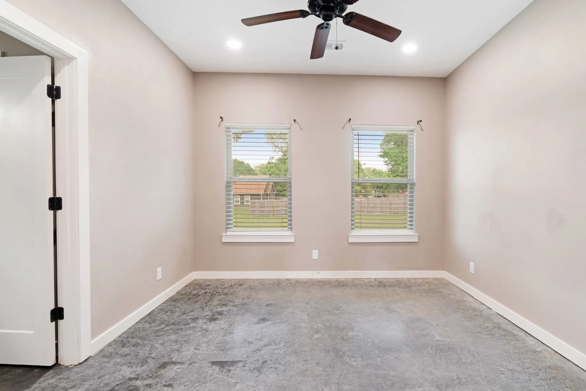 Single Family Residence For Sale in Lamar County , 675 High Street, Blossom, Texas 75416, 3 Bedrooms, 2 Bathrooms, Garage spaces, 1,191 Sqft, built in 2022, Price $217,000, mls#21254084, Real Estate Agent in Blossom, Homes For Sale in Lamar county, Homes For Sale in Blossom, Realtor in Blossom Texas, Real Estate Brokerage Independent Realty Texas, Luminita Cordes Realtor