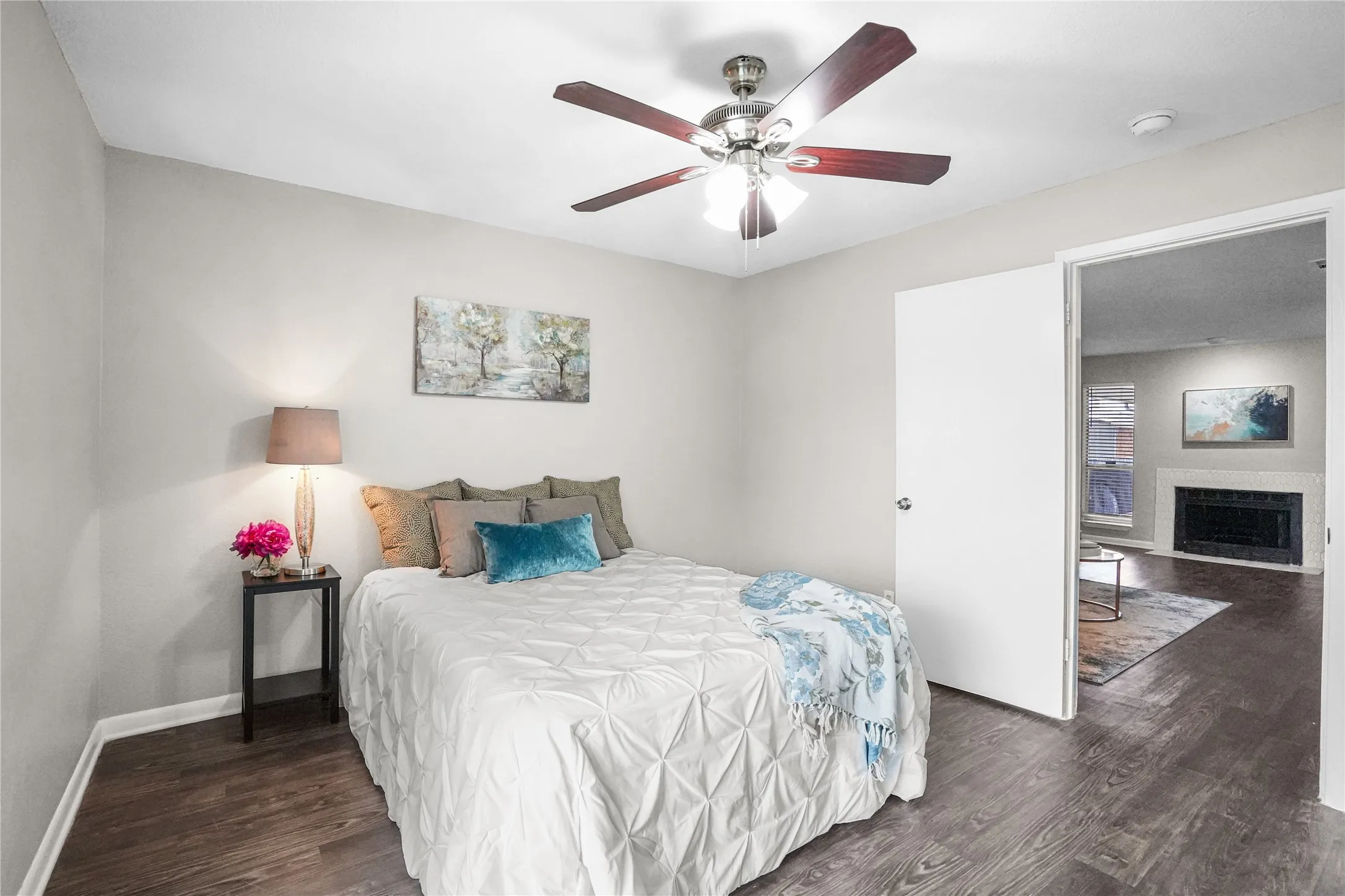 Condominium For Sale in Dallas County , 4502 Gaston Avenue 319, Dallas, Texas 75246, 1 Bedroom, 1 Bathroom, Garage spaces, 567 Sqft, built in 1984, mls#21251141, Real Estate Agent in Dallas, Homes For Sale in Dallas county, Homes For Sale in Dallas, Realtor in Dallas Texas, Real Estate Brokerage Independent Realty Texas, Luminita Cordes Realtor