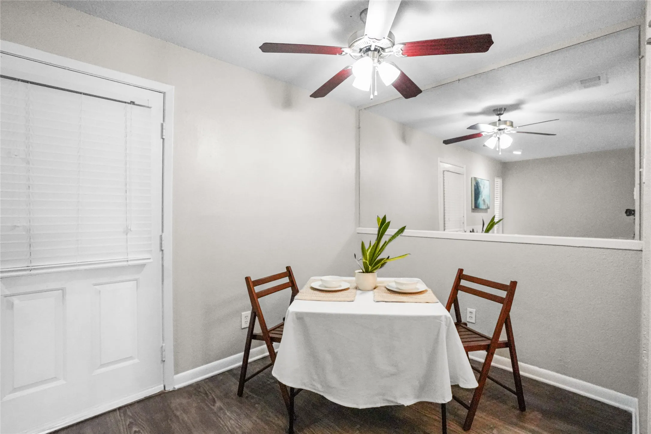 Condominium For Sale in Dallas County , 4502 Gaston Avenue 319, Dallas, Texas 75246, 1 Bedroom, 1 Bathroom, Garage spaces, 567 Sqft, built in 1984, mls#21251141, Real Estate Agent in Dallas, Homes For Sale in Dallas county, Homes For Sale in Dallas, Realtor in Dallas Texas, Real Estate Brokerage Independent Realty Texas, Luminita Cordes Realtor