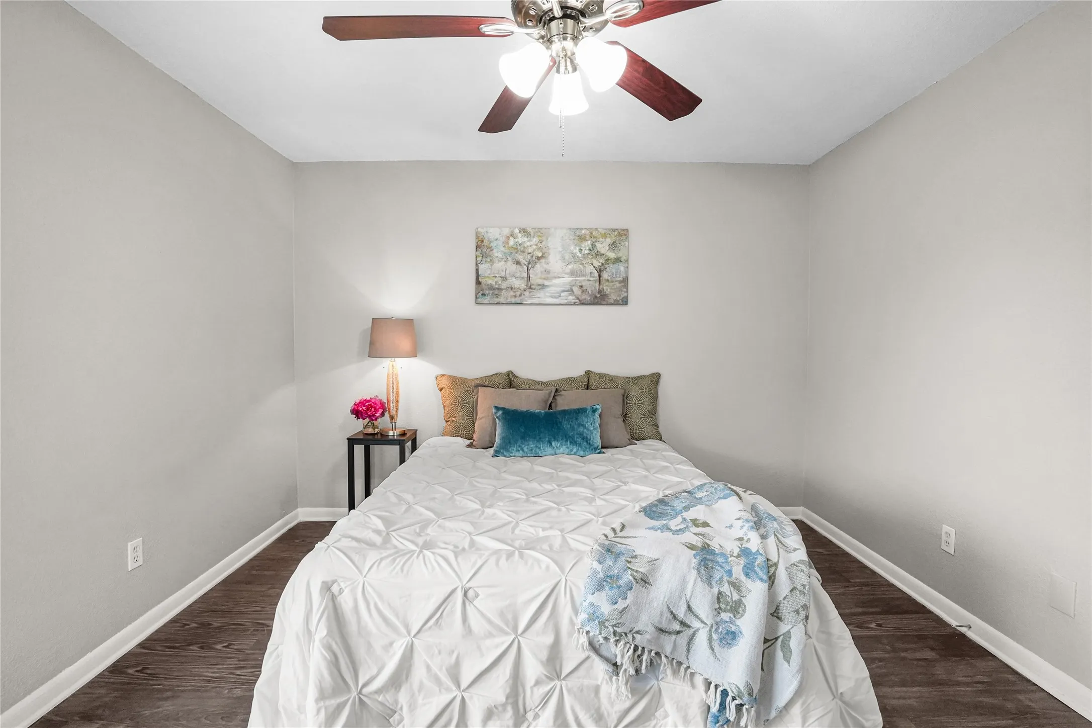 Condominium For Sale in Dallas County , 4502 Gaston Avenue 319, Dallas, Texas 75246, 1 Bedroom, 1 Bathroom, Garage spaces, 567 Sqft, built in 1984, mls#21251141, Real Estate Agent in Dallas, Homes For Sale in Dallas county, Homes For Sale in Dallas, Realtor in Dallas Texas, Real Estate Brokerage Independent Realty Texas, Luminita Cordes Realtor