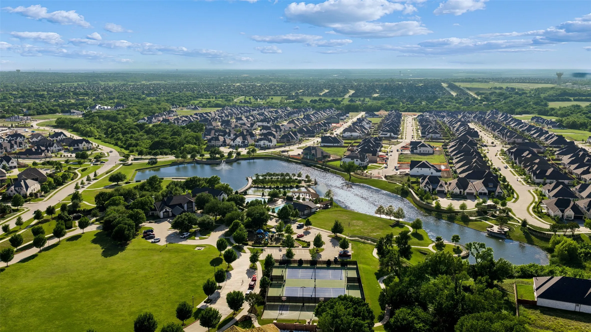 Single Family Residence For Sale in Collin County , 2913 Vaquero Lane, Celina, Texas 75009, 4 Bedrooms, 5 Bathrooms, 3 Garage spaces, 3,221 Sqft, built in 2017, Preowned, Price $919,000, mls#21252846, Real Estate Agent in Celina, Homes For Sale in Collin county, Homes For Sale in Celina, Realtor in Celina Texas, Real Estate Brokerage Independent Realty Texas, Luminita Cordes Realtor