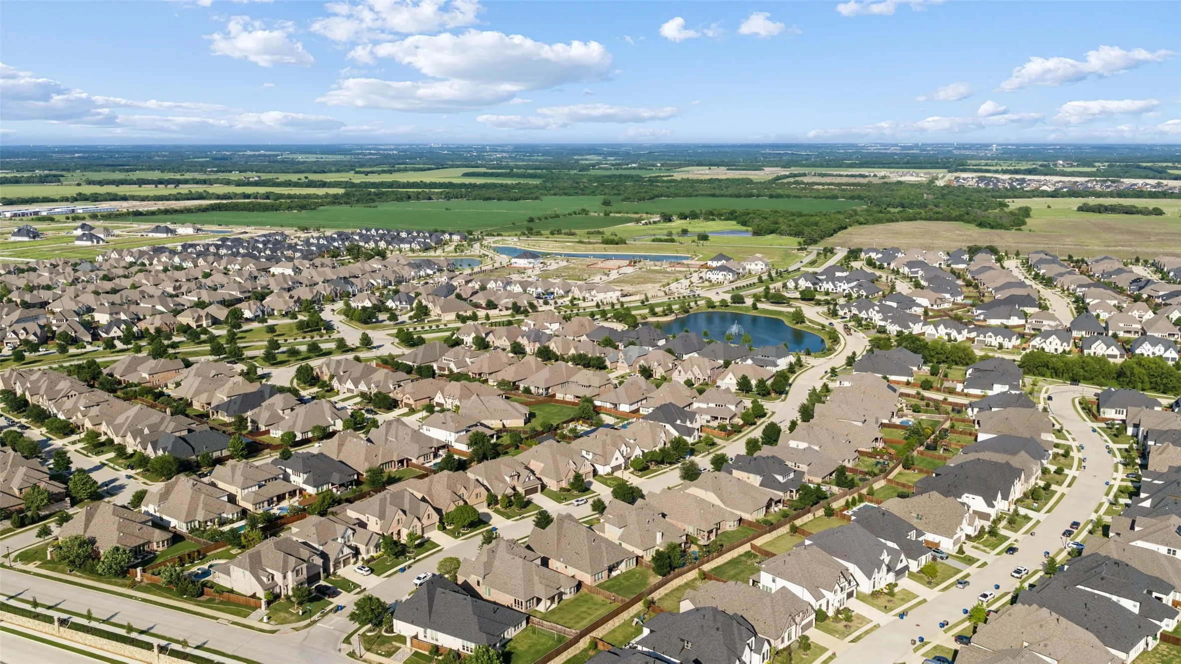 Single Family Residence For Sale in Collin County , 2913 Vaquero Lane, Celina, Texas 75009, 4 Bedrooms, 5 Bathrooms, 3 Garage spaces, 3,221 Sqft, built in 2017, Preowned, Price $919,000, mls#21252846, Real Estate Agent in Celina, Homes For Sale in Collin county, Homes For Sale in Celina, Realtor in Celina Texas, Real Estate Brokerage Independent Realty Texas, Luminita Cordes Realtor