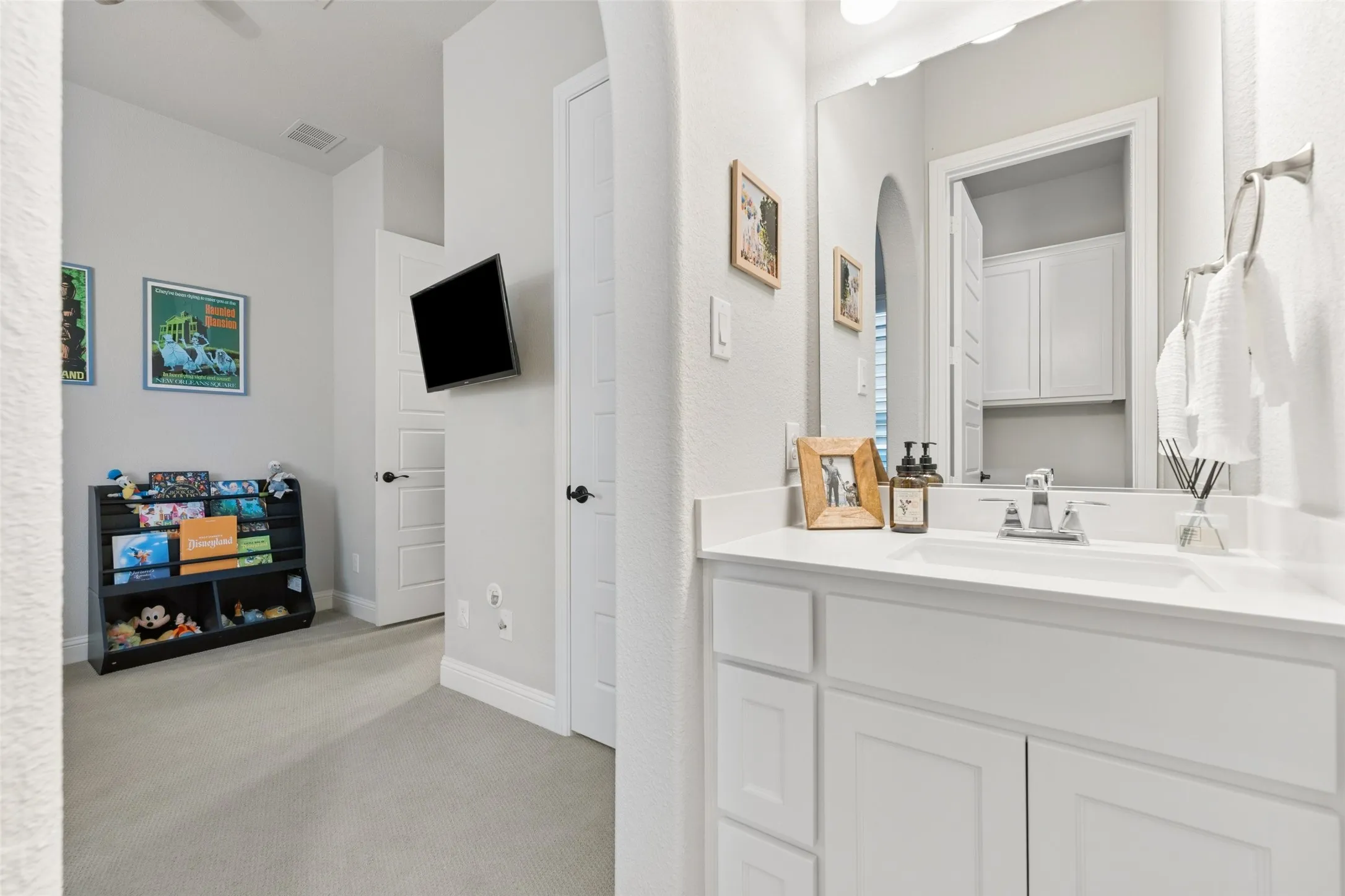 Secondary Bedroom - Downstairs