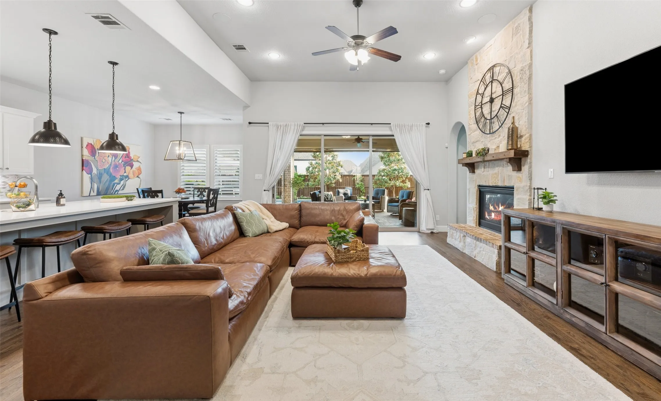 Single Family Residence For Sale in Collin County , 2913 Vaquero Lane, Celina, Texas 75009, 4 Bedrooms, 5 Bathrooms, 3 Garage spaces, 3,221 Sqft, built in 2017, Preowned, Price $919,000, mls#21252846, Real Estate Agent in Celina, Homes For Sale in Collin county, Homes For Sale in Celina, Realtor in Celina Texas, Real Estate Brokerage Independent Realty Texas, Luminita Cordes Realtor
