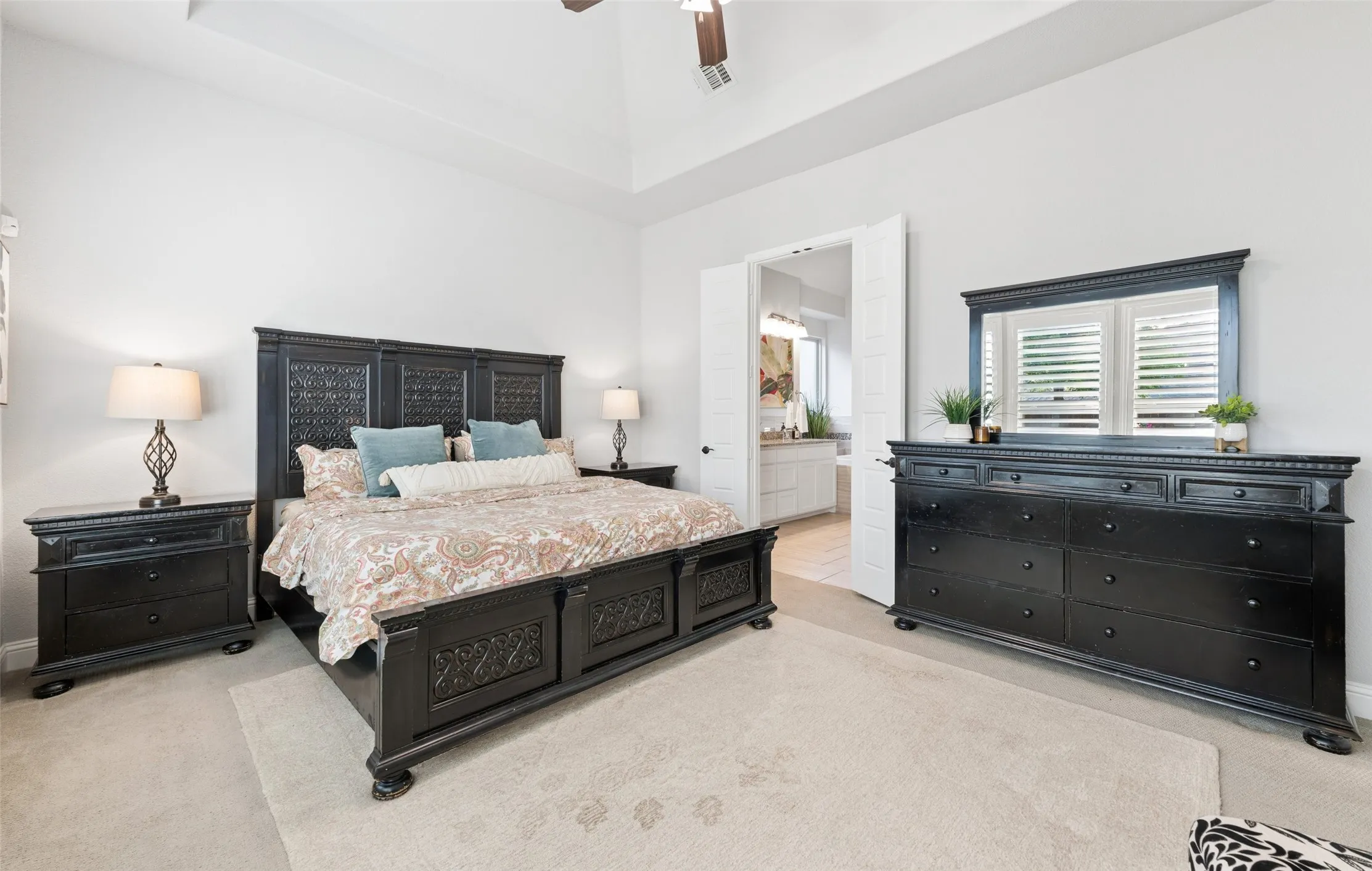 Single Family Residence For Sale in Collin County , 2913 Vaquero Lane, Celina, Texas 75009, 4 Bedrooms, 5 Bathrooms, 3 Garage spaces, 3,221 Sqft, built in 2017, Preowned, Price $919,000, mls#21252846, Real Estate Agent in Celina, Homes For Sale in Collin county, Homes For Sale in Celina, Realtor in Celina Texas, Real Estate Brokerage Independent Realty Texas, Luminita Cordes Realtor