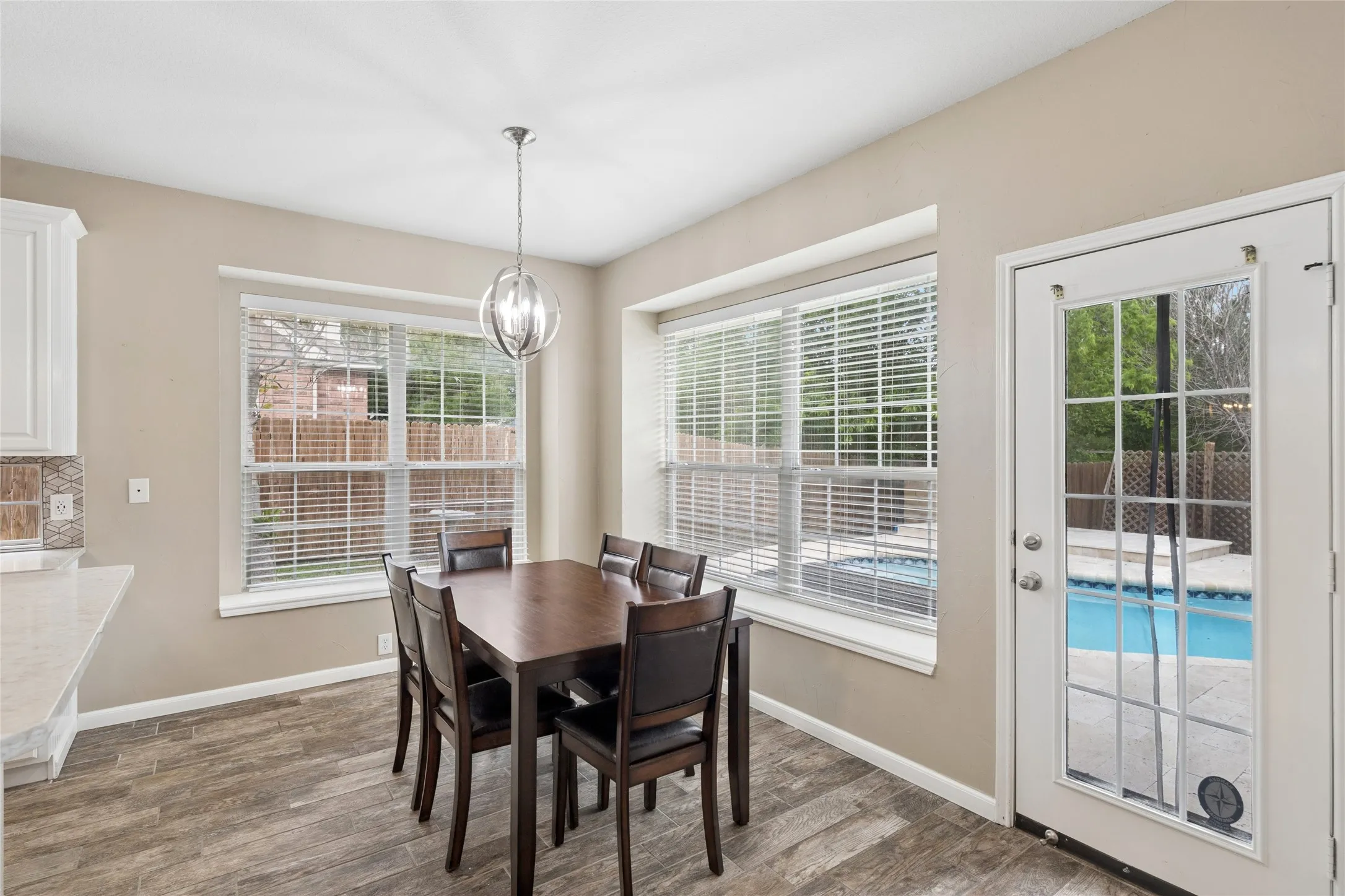 Single Family Residence For Sale in Tarrant County , 2702 Saint Charles Drive, Mansfield, Texas 76063, 4 Bedroom, 4 Bathroom, 2 Garage spaces, 2,829 Sqft, built in 2000, Preowned, mls#21254143, Real Estate Agent in Mansfield, Homes For Sale in Tarrant county, Homes For Sale in Mansfield, Realtor in Mansfield Texas, Real Estate Brokerage Independent Realty Texas, Luminita Cordes Realtor