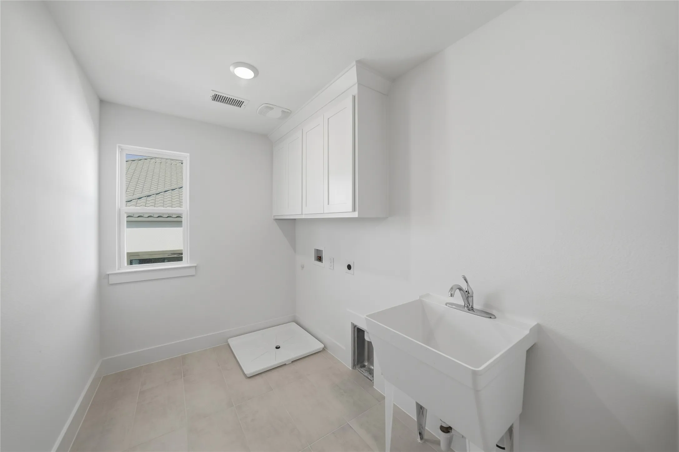 Single Family Residence For Sale in Denton County , 13908 Laferty Street, Frisco, Texas 75033, 4 Bedroom, 3 Bathroom, 2 Garage spaces, 2,997 Sqft, built in 2025, New Construction - Complete, mls#21254181, Real Estate Agent in Frisco, Homes For Sale in Denton county, Homes For Sale in Frisco, Realtor in Frisco Texas, Real Estate Brokerage Independent Realty Texas, Luminita Cordes Realtor