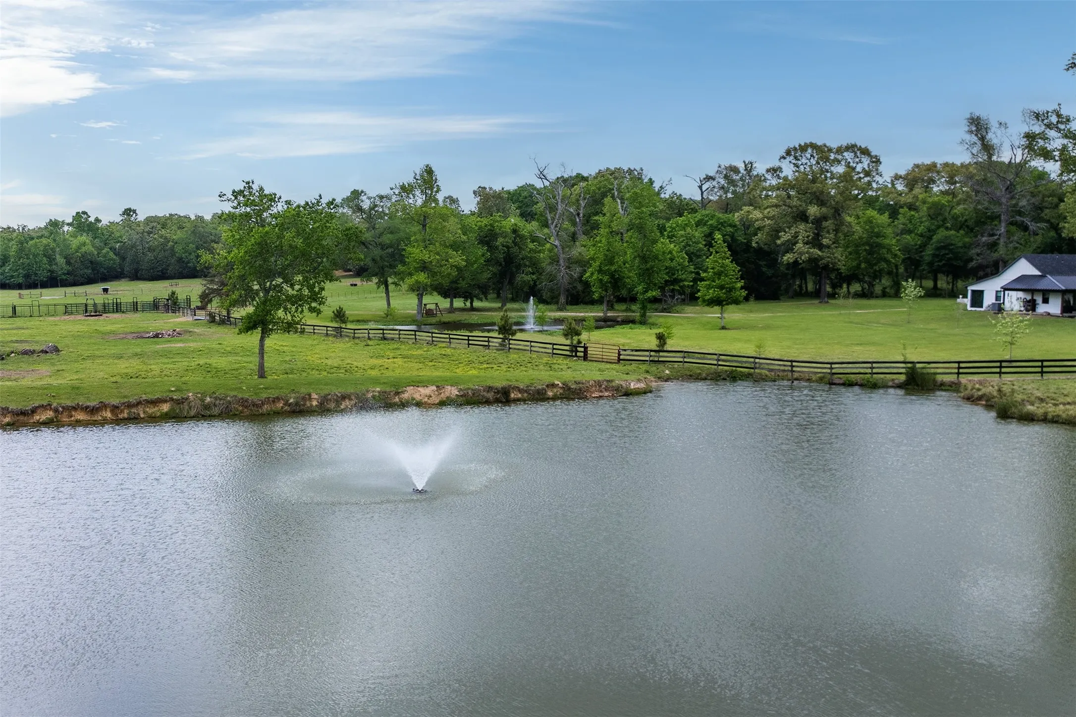 Farm For Sale in Van Zandt County , 350 FM 1256, Eustace, Texas 75124, 2 Bedroom, 2 Bathroom, Garage spaces, 1,680 Sqft, built in 1987, Preowned, mls#21253592, Real Estate Agent in Eustace, Homes For Sale in Van Zandt county, Homes For Sale in Eustace, Realtor in Eustace Texas, Real Estate Brokerage Independent Realty Texas, Luminita Cordes Realtor