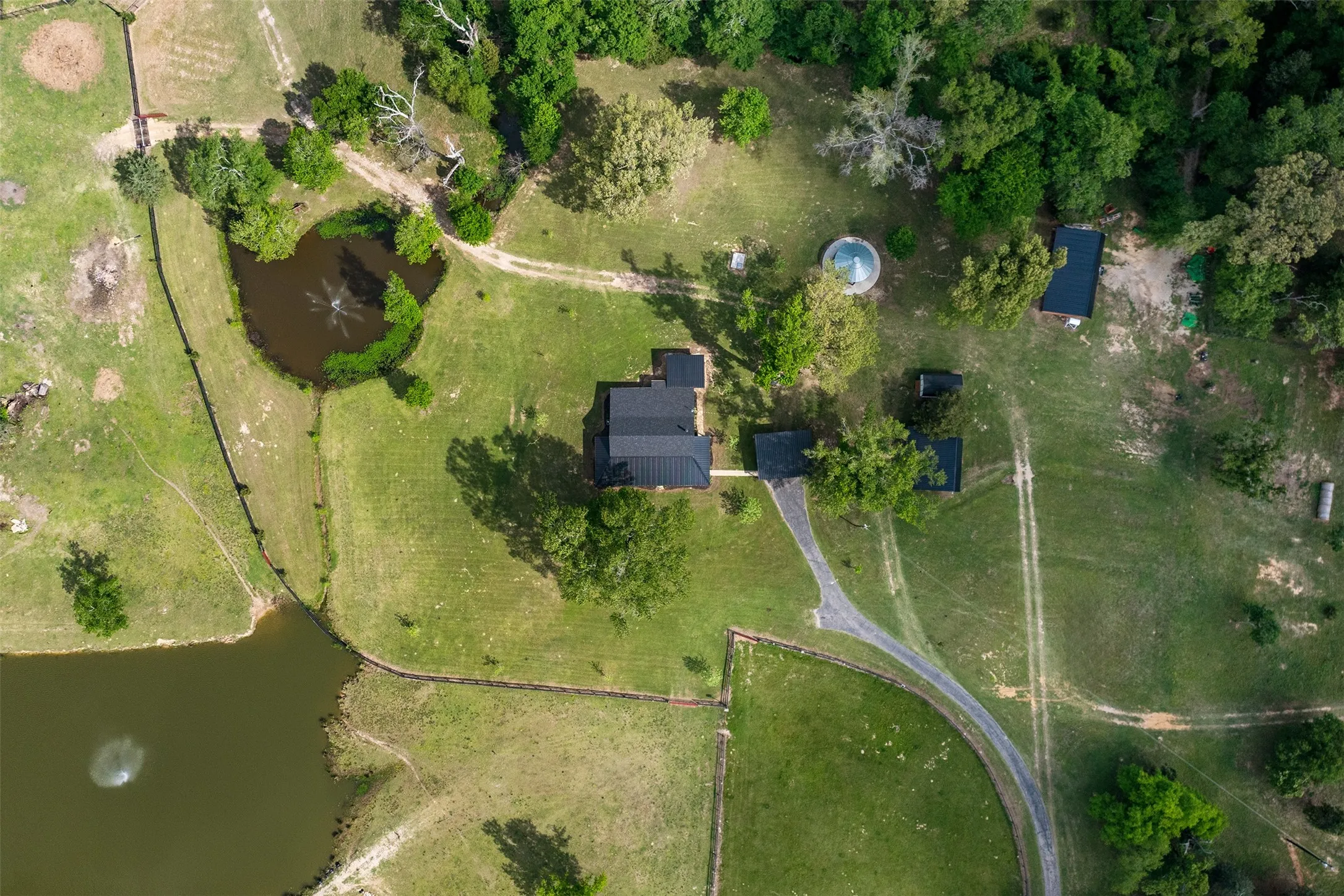 Farm For Sale in Van Zandt County , 350 FM 1256, Eustace, Texas 75124, 2 Bedroom, 2 Bathroom, Garage spaces, 1,680 Sqft, built in 1987, Preowned, mls#21253592, Real Estate Agent in Eustace, Homes For Sale in Van Zandt county, Homes For Sale in Eustace, Realtor in Eustace Texas, Real Estate Brokerage Independent Realty Texas, Luminita Cordes Realtor