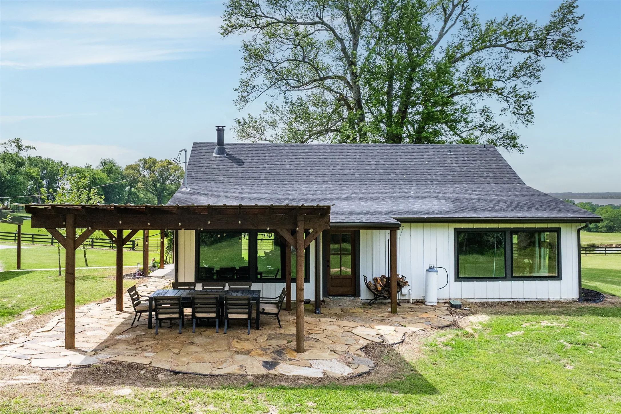 Farm For Sale in Van Zandt County , 350 FM 1256, Eustace, Texas 75124, 2 Bedroom, 2 Bathroom, Garage spaces, 1,680 Sqft, built in 1987, Preowned, mls#21253592, Real Estate Agent in Eustace, Homes For Sale in Van Zandt county, Homes For Sale in Eustace, Realtor in Eustace Texas, Real Estate Brokerage Independent Realty Texas, Luminita Cordes Realtor