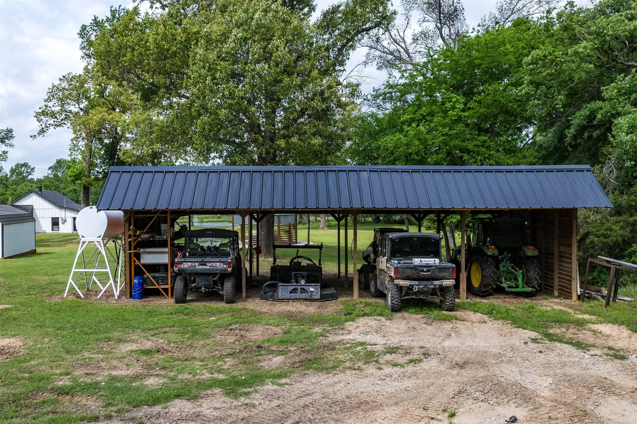 Farm For Sale in Van Zandt County , 350 FM 1256, Eustace, Texas 75124, 2 Bedroom, 2 Bathroom, Garage spaces, 1,680 Sqft, built in 1987, Preowned, mls#21253592, Real Estate Agent in Eustace, Homes For Sale in Van Zandt county, Homes For Sale in Eustace, Realtor in Eustace Texas, Real Estate Brokerage Independent Realty Texas, Luminita Cordes Realtor