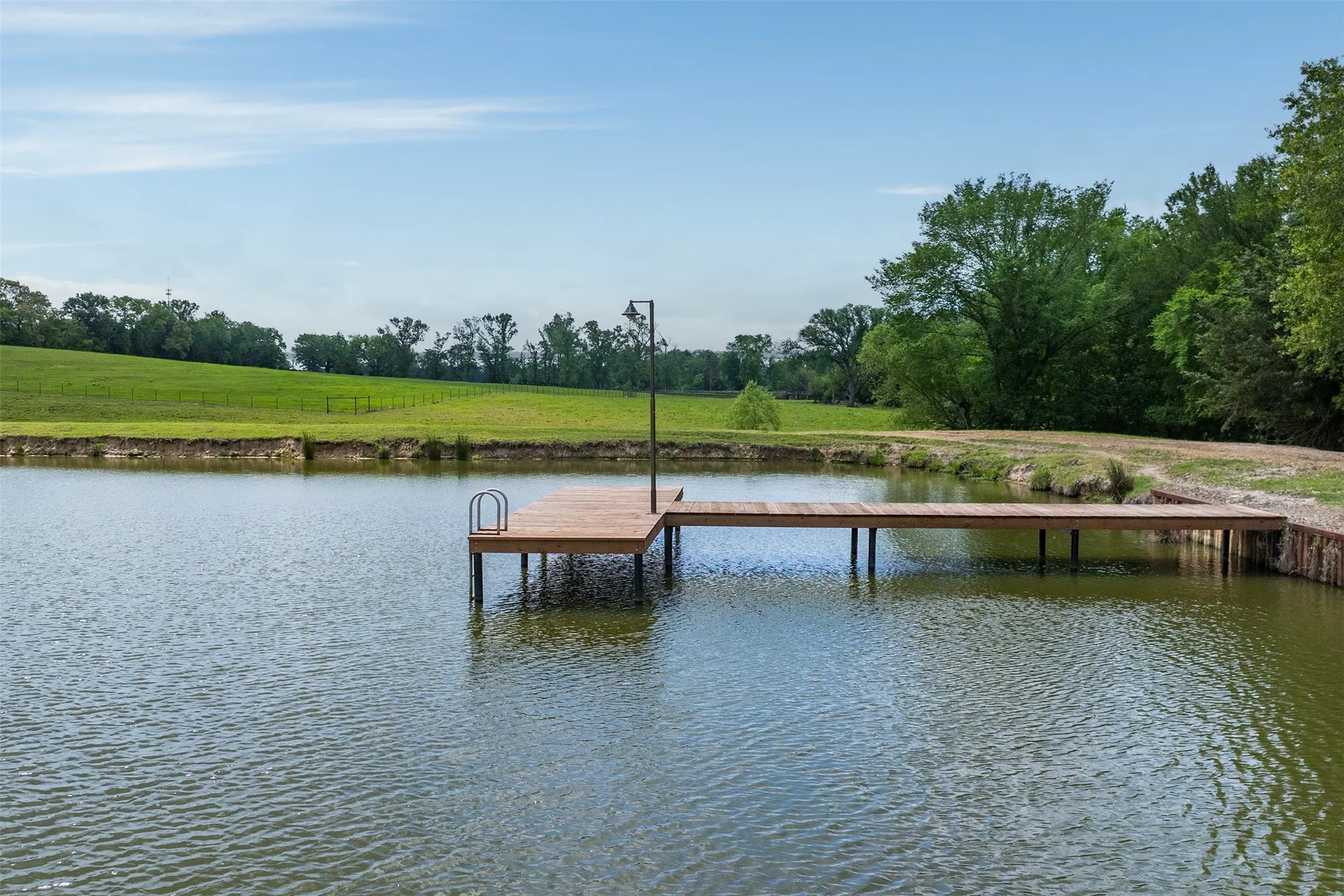 Farm For Sale in Van Zandt County , 350 FM 1256, Eustace, Texas 75124, 2 Bedroom, 2 Bathroom, Garage spaces, 1,680 Sqft, built in 1987, Preowned, mls#21253592, Real Estate Agent in Eustace, Homes For Sale in Van Zandt county, Homes For Sale in Eustace, Realtor in Eustace Texas, Real Estate Brokerage Independent Realty Texas, Luminita Cordes Realtor