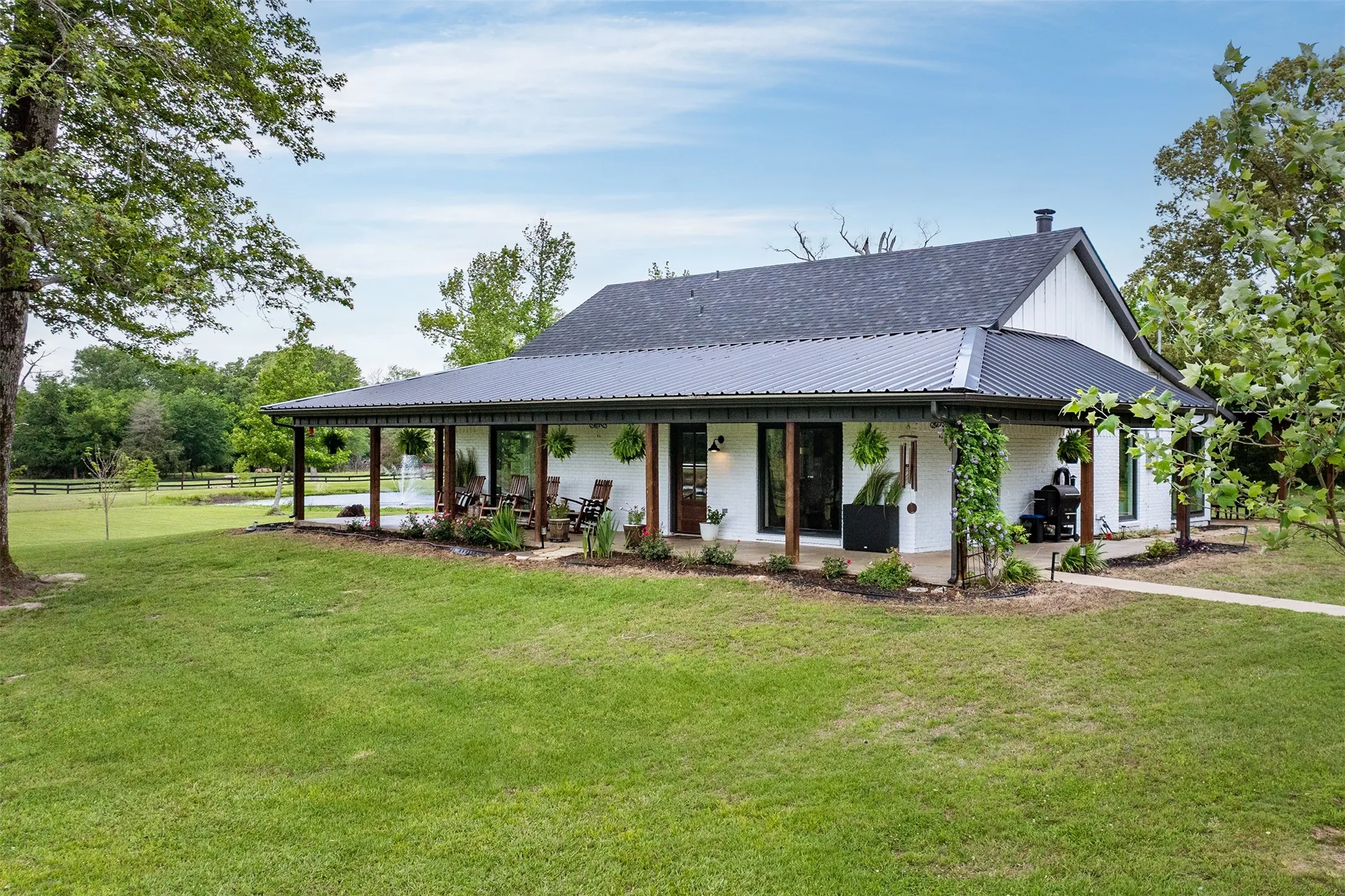Farm For Sale in Van Zandt County , 350 FM 1256, Eustace, Texas 75124, 2 Bedroom, 2 Bathroom, Garage spaces, 1,680 Sqft, built in 1987, Preowned, mls#21253592, Real Estate Agent in Eustace, Homes For Sale in Van Zandt county, Homes For Sale in Eustace, Realtor in Eustace Texas, Real Estate Brokerage Independent Realty Texas, Luminita Cordes Realtor
