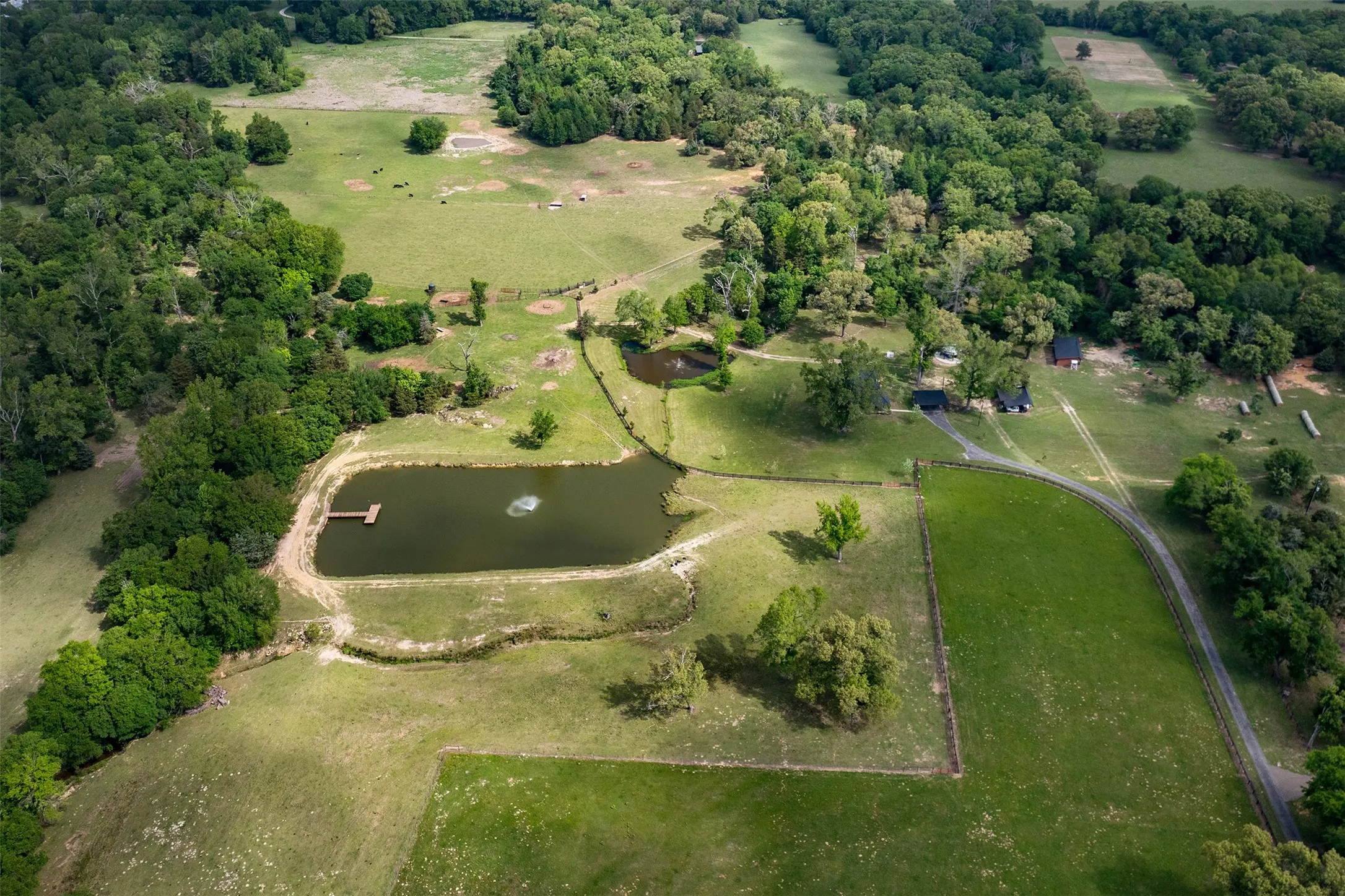 Farm For Sale in Van Zandt County , 350 FM 1256, Eustace, Texas 75124, 2 Bedroom, 2 Bathroom, Garage spaces, 1,680 Sqft, built in 1987, Preowned, mls#21253592, Real Estate Agent in Eustace, Homes For Sale in Van Zandt county, Homes For Sale in Eustace, Realtor in Eustace Texas, Real Estate Brokerage Independent Realty Texas, Luminita Cordes Realtor