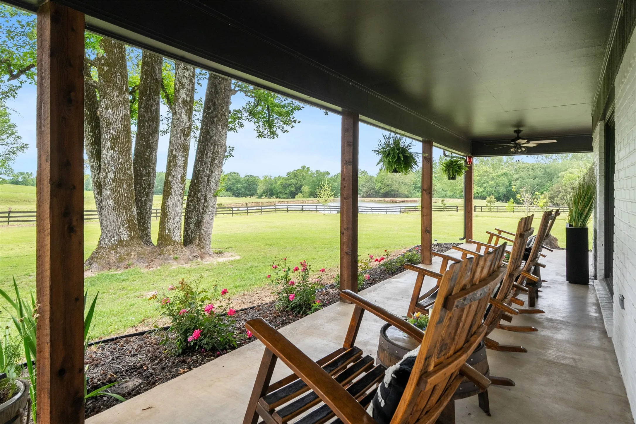 Farm For Sale in Van Zandt County , 350 FM 1256, Eustace, Texas 75124, 2 Bedroom, 2 Bathroom, Garage spaces, 1,680 Sqft, built in 1987, Preowned, mls#21253592, Real Estate Agent in Eustace, Homes For Sale in Van Zandt county, Homes For Sale in Eustace, Realtor in Eustace Texas, Real Estate Brokerage Independent Realty Texas, Luminita Cordes Realtor