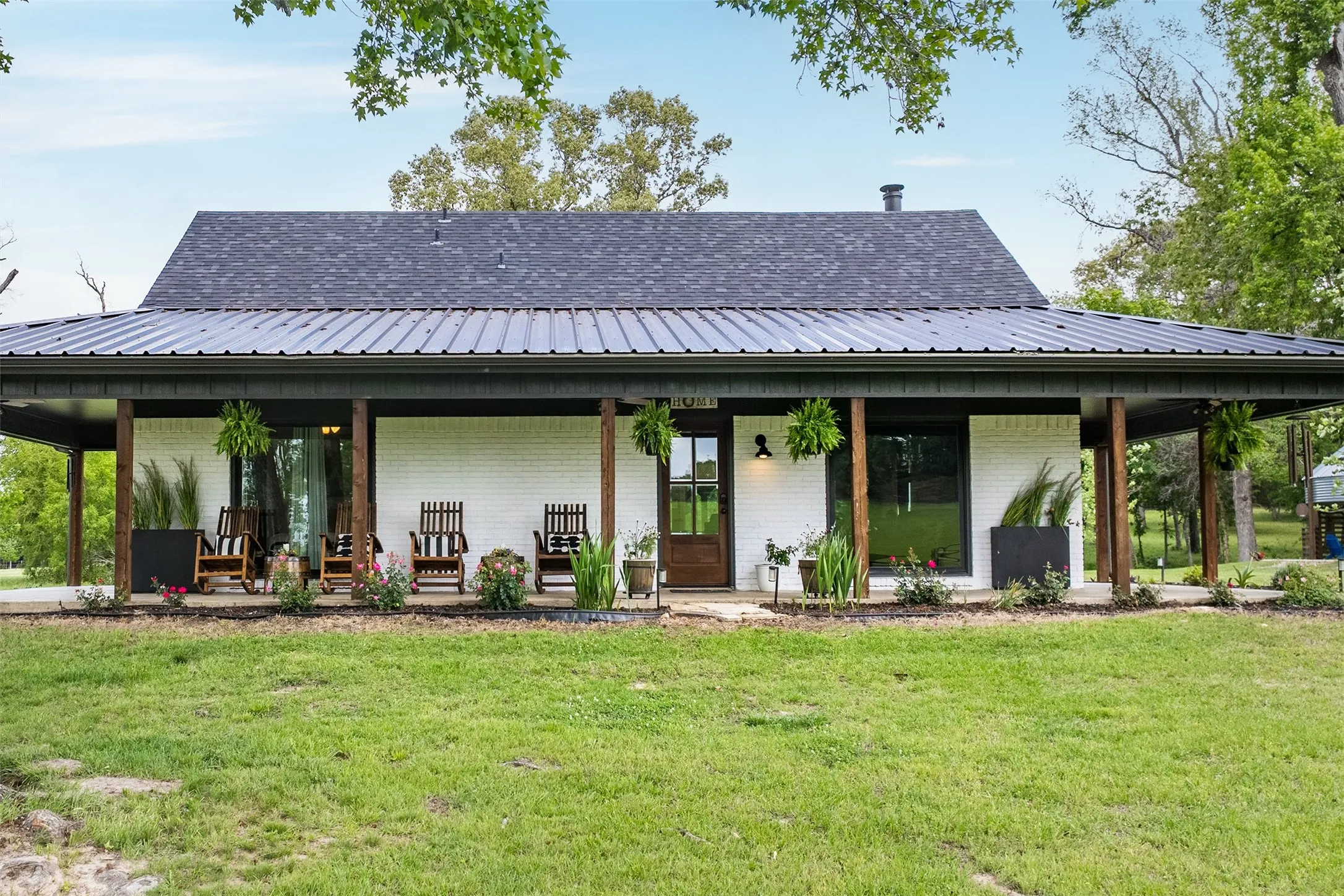 Farm For Sale in Van Zandt County , 350 FM 1256, Eustace, Texas 75124, 2 Bedroom, 2 Bathroom, Garage spaces, 1,680 Sqft, built in 1987, Preowned, mls#21253592, Real Estate Agent in Eustace, Homes For Sale in Van Zandt county, Homes For Sale in Eustace, Realtor in Eustace Texas, Real Estate Brokerage Independent Realty Texas, Luminita Cordes Realtor