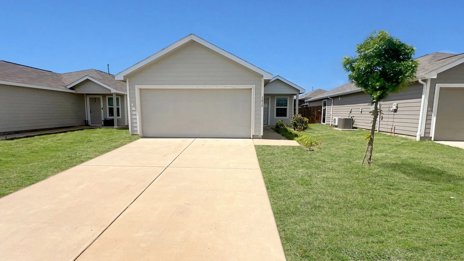 Single Family Residence For Sale in Kaufman County , 1415 Highbridge Boulevard, Crandall, Texas 75114, 3 Bedroom, 2 Bathroom, 2 Garage spaces, 1,260 Sqft, built in 2021, mls#21253101, Real Estate Agent in Crandall, Homes For Sale in Kaufman county, Homes For Sale in Crandall, Realtor in Crandall Texas, Real Estate Brokerage Independent Realty Texas, Luminita Cordes Realtor