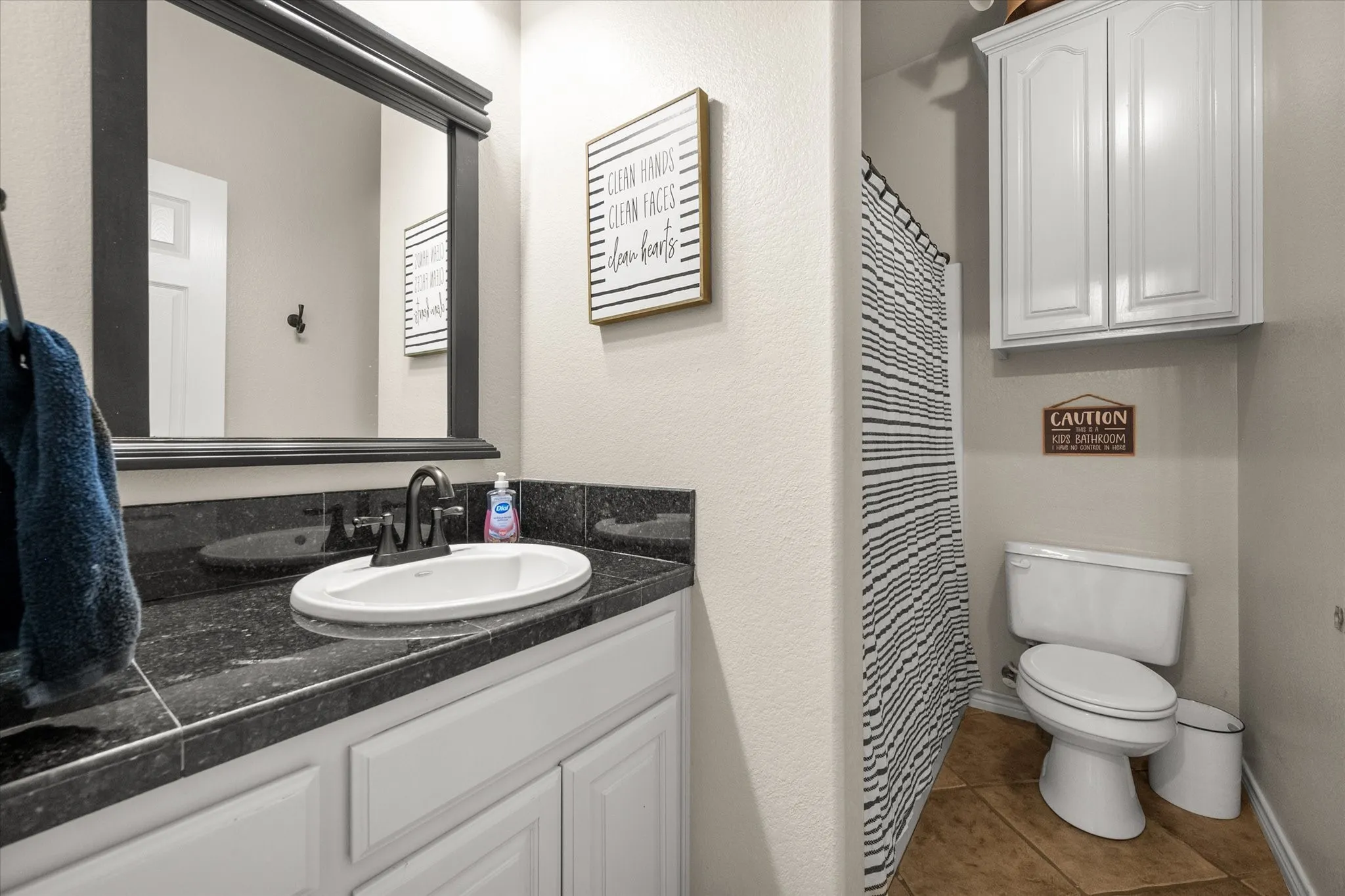 Single Family Residence For Sale in Navarro County , 2629 Fish Tank Road, Corsicana, Texas 75110, 3 Bedroom, 2 Bathroom, 2 Garage spaces, 1,880 Sqft, built in 2005, Preowned, mls#21242655, Real Estate Agent in Corsicana, Homes For Sale in Navarro county, Homes For Sale in Corsicana, Realtor in Corsicana Texas, Real Estate Brokerage Independent Realty Texas, Luminita Cordes Realtor