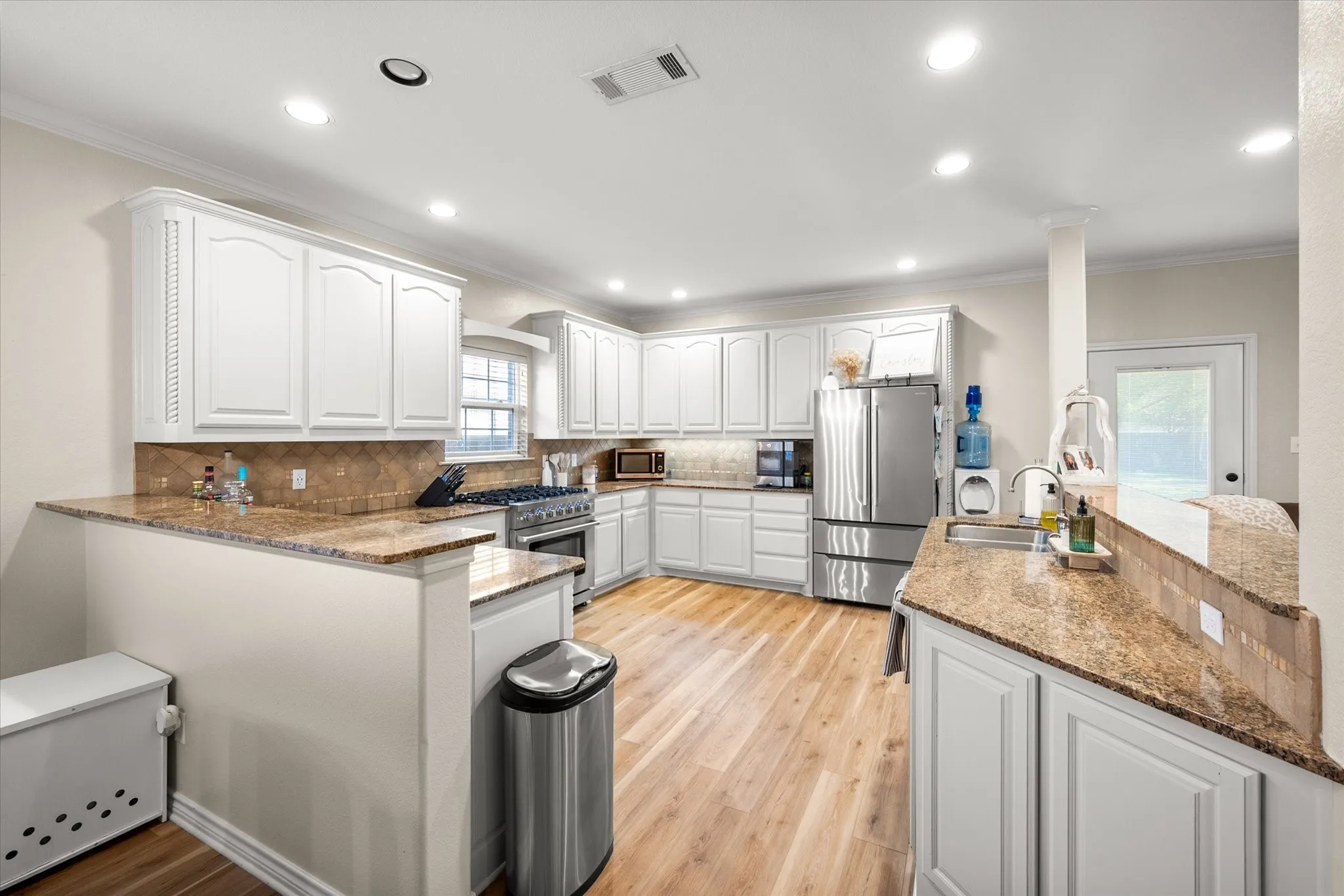 Single Family Residence For Sale in Navarro County , 2629 Fish Tank Road, Corsicana, Texas 75110, 3 Bedroom, 2 Bathroom, 2 Garage spaces, 1,880 Sqft, built in 2005, Preowned, mls#21242655, Real Estate Agent in Corsicana, Homes For Sale in Navarro county, Homes For Sale in Corsicana, Realtor in Corsicana Texas, Real Estate Brokerage Independent Realty Texas, Luminita Cordes Realtor