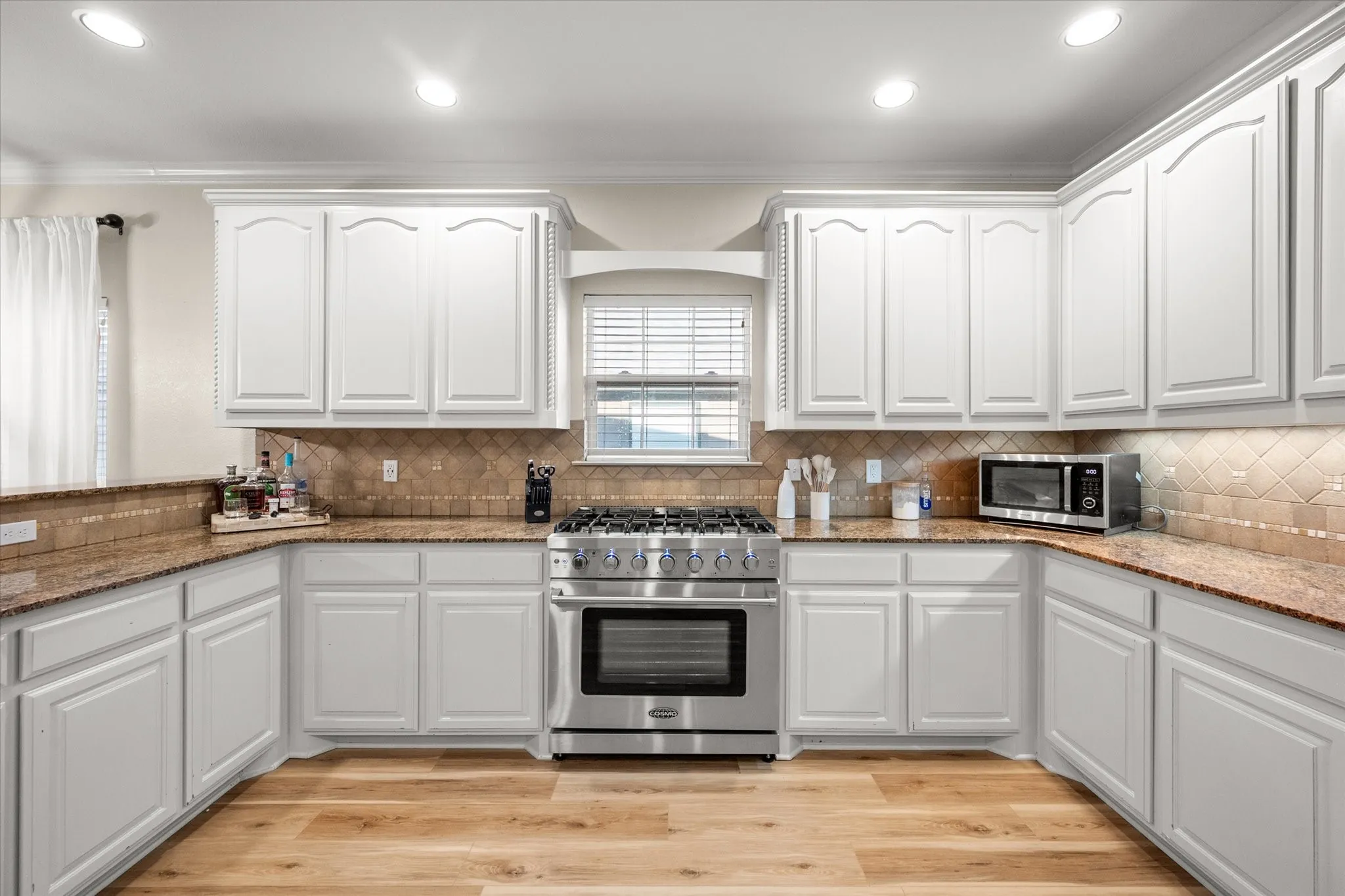 Single Family Residence For Sale in Navarro County , 2629 Fish Tank Road, Corsicana, Texas 75110, 3 Bedroom, 2 Bathroom, 2 Garage spaces, 1,880 Sqft, built in 2005, Preowned, mls#21242655, Real Estate Agent in Corsicana, Homes For Sale in Navarro county, Homes For Sale in Corsicana, Realtor in Corsicana Texas, Real Estate Brokerage Independent Realty Texas, Luminita Cordes Realtor