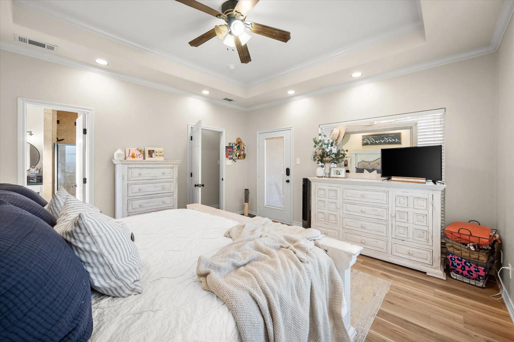 Single Family Residence For Sale in Navarro County , 2629 Fish Tank Road, Corsicana, Texas 75110, 3 Bedroom, 2 Bathroom, 2 Garage spaces, 1,880 Sqft, built in 2005, Preowned, mls#21242655, Real Estate Agent in Corsicana, Homes For Sale in Navarro county, Homes For Sale in Corsicana, Realtor in Corsicana Texas, Real Estate Brokerage Independent Realty Texas, Luminita Cordes Realtor