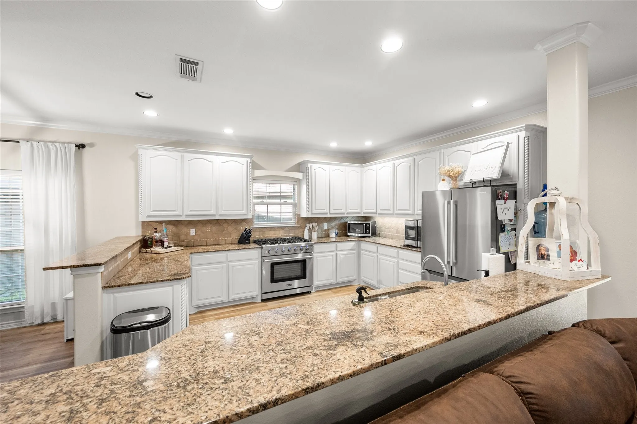 Single Family Residence For Sale in Navarro County , 2629 Fish Tank Road, Corsicana, Texas 75110, 3 Bedroom, 2 Bathroom, 2 Garage spaces, 1,880 Sqft, built in 2005, Preowned, mls#21242655, Real Estate Agent in Corsicana, Homes For Sale in Navarro county, Homes For Sale in Corsicana, Realtor in Corsicana Texas, Real Estate Brokerage Independent Realty Texas, Luminita Cordes Realtor