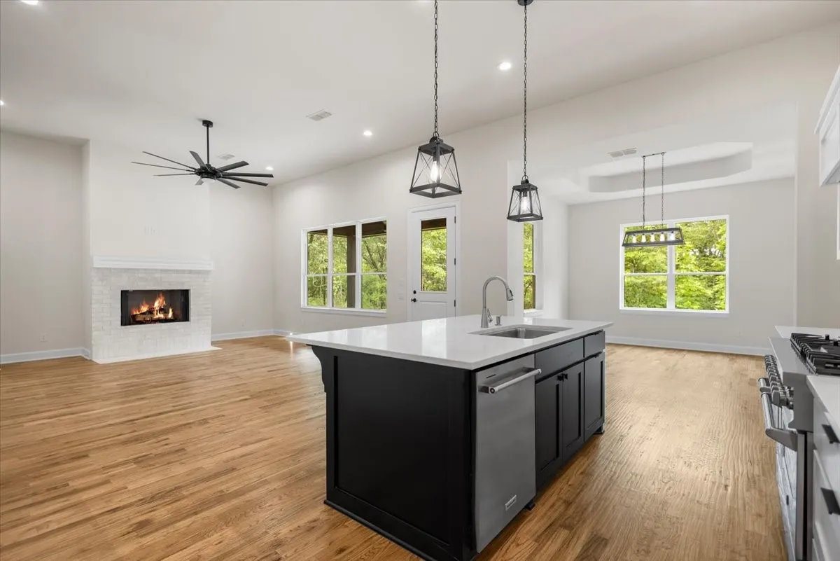 Single Family Residence For Sale in Wood County , 543 County Road 6305, Mineola, Texas 75773, 4 Bedroom, 4 Bathroom, 2 Garage spaces, 2,750 Sqft, built in 2025, New Construction - Complete, Price $589,900, mls#21254282, Real Estate Agent in Mineola, Homes For Sale in Wood county, Homes For Sale in Mineola, Realtor in Mineola Texas, Real Estate Brokerage Independent Realty Texas, Luminita Cordes Realtor