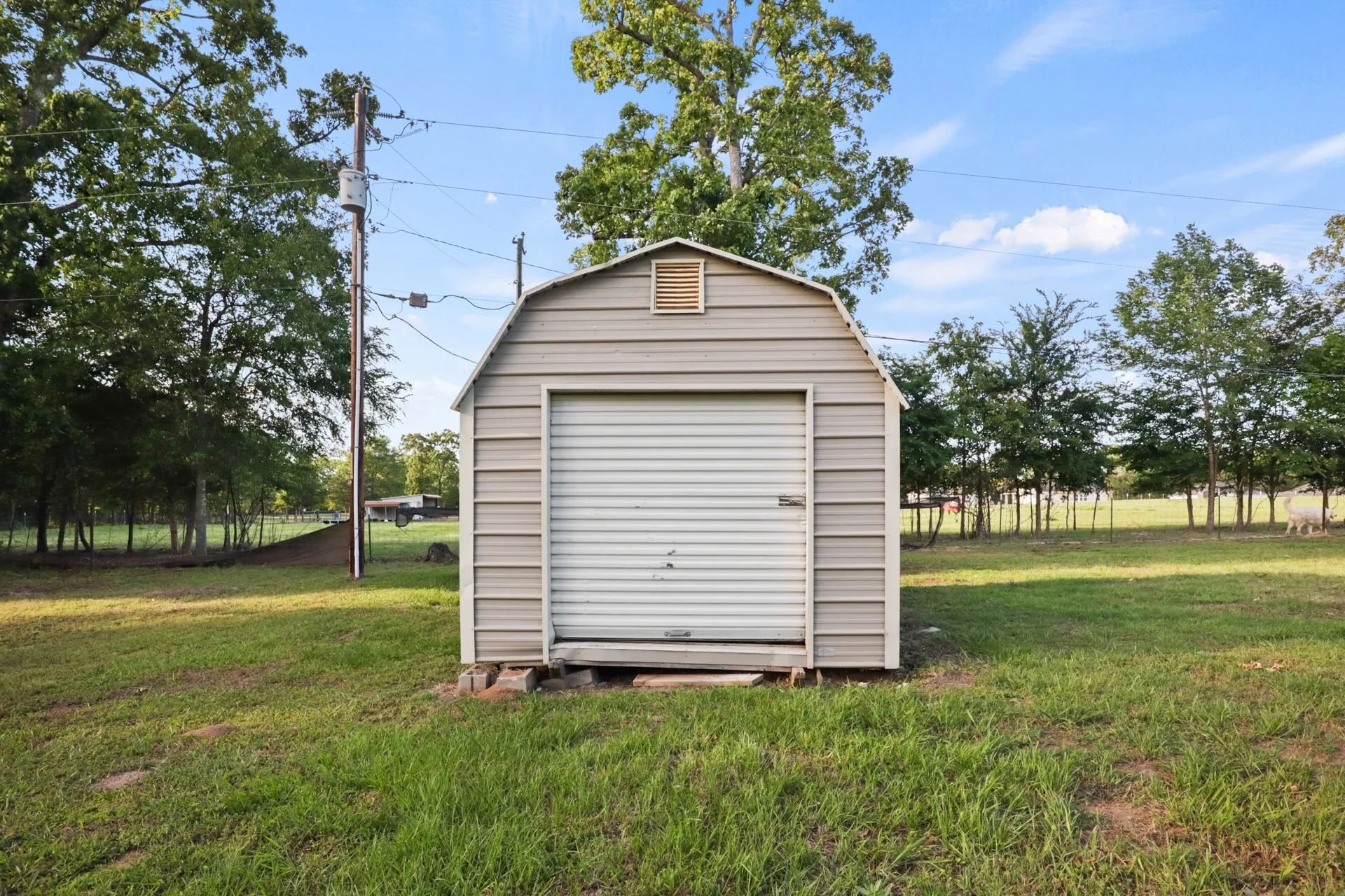 Single Family Residence For Sale in Titus County , 194 County Road 1720, Mt Pleasant, Texas 75455, 3 Bedrooms, 2 Bathrooms, Garage spaces, 1,556 Sqft, built in 2006, Preowned, Price $249,000, mls#21254166, Real Estate Agent in Mt Pleasant, Homes For Sale in Titus county, Homes For Sale in Mt Pleasant, Realtor in Mt Pleasant Texas, Real Estate Brokerage Independent Realty Texas, Luminita Cordes Realtor