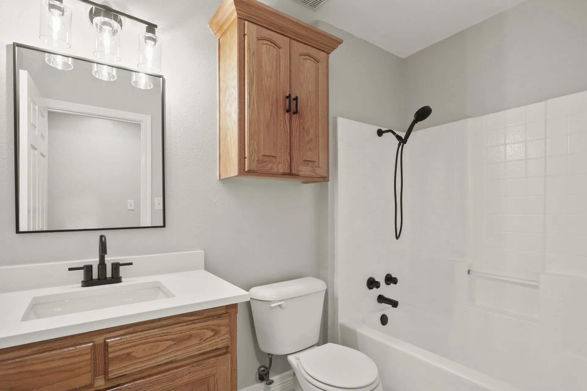 Single Family Residence For Sale in Titus County , 194 County Road 1720, Mt Pleasant, Texas 75455, 3 Bedrooms, 2 Bathrooms, Garage spaces, 1,556 Sqft, built in 2006, Preowned, Price $249,000, mls#21254166, Real Estate Agent in Mt Pleasant, Homes For Sale in Titus county, Homes For Sale in Mt Pleasant, Realtor in Mt Pleasant Texas, Real Estate Brokerage Independent Realty Texas, Luminita Cordes Realtor