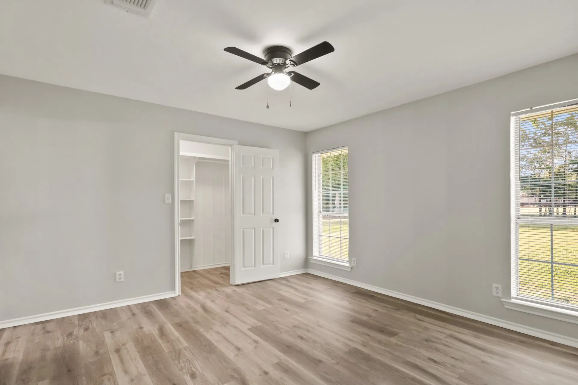 Single Family Residence For Sale in Titus County , 194 County Road 1720, Mt Pleasant, Texas 75455, 3 Bedrooms, 2 Bathrooms, Garage spaces, 1,556 Sqft, built in 2006, Preowned, Price $249,000, mls#21254166, Real Estate Agent in Mt Pleasant, Homes For Sale in Titus county, Homes For Sale in Mt Pleasant, Realtor in Mt Pleasant Texas, Real Estate Brokerage Independent Realty Texas, Luminita Cordes Realtor