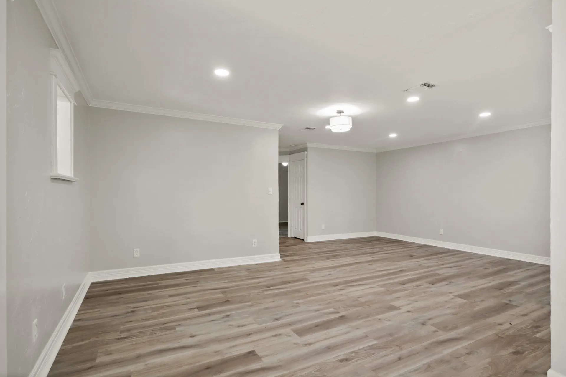 Single Family Residence For Sale in Titus County , 194 County Road 1720, Mt Pleasant, Texas 75455, 3 Bedrooms, 2 Bathrooms, Garage spaces, 1,556 Sqft, built in 2006, Preowned, Price $249,000, mls#21254166, Real Estate Agent in Mt Pleasant, Homes For Sale in Titus county, Homes For Sale in Mt Pleasant, Realtor in Mt Pleasant Texas, Real Estate Brokerage Independent Realty Texas, Luminita Cordes Realtor