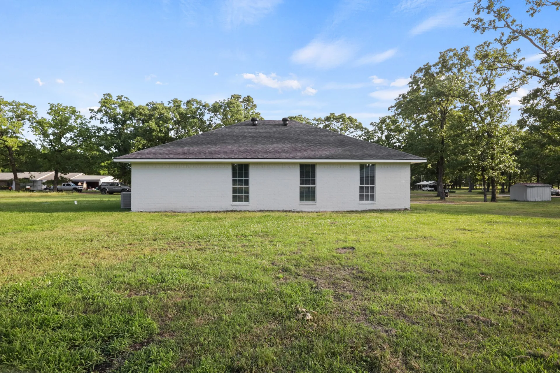 Single Family Residence For Sale in Titus County , 194 County Road 1720, Mt Pleasant, Texas 75455, 3 Bedrooms, 2 Bathrooms, Garage spaces, 1,556 Sqft, built in 2006, Preowned, Price $249,000, mls#21254166, Real Estate Agent in Mt Pleasant, Homes For Sale in Titus county, Homes For Sale in Mt Pleasant, Realtor in Mt Pleasant Texas, Real Estate Brokerage Independent Realty Texas, Luminita Cordes Realtor