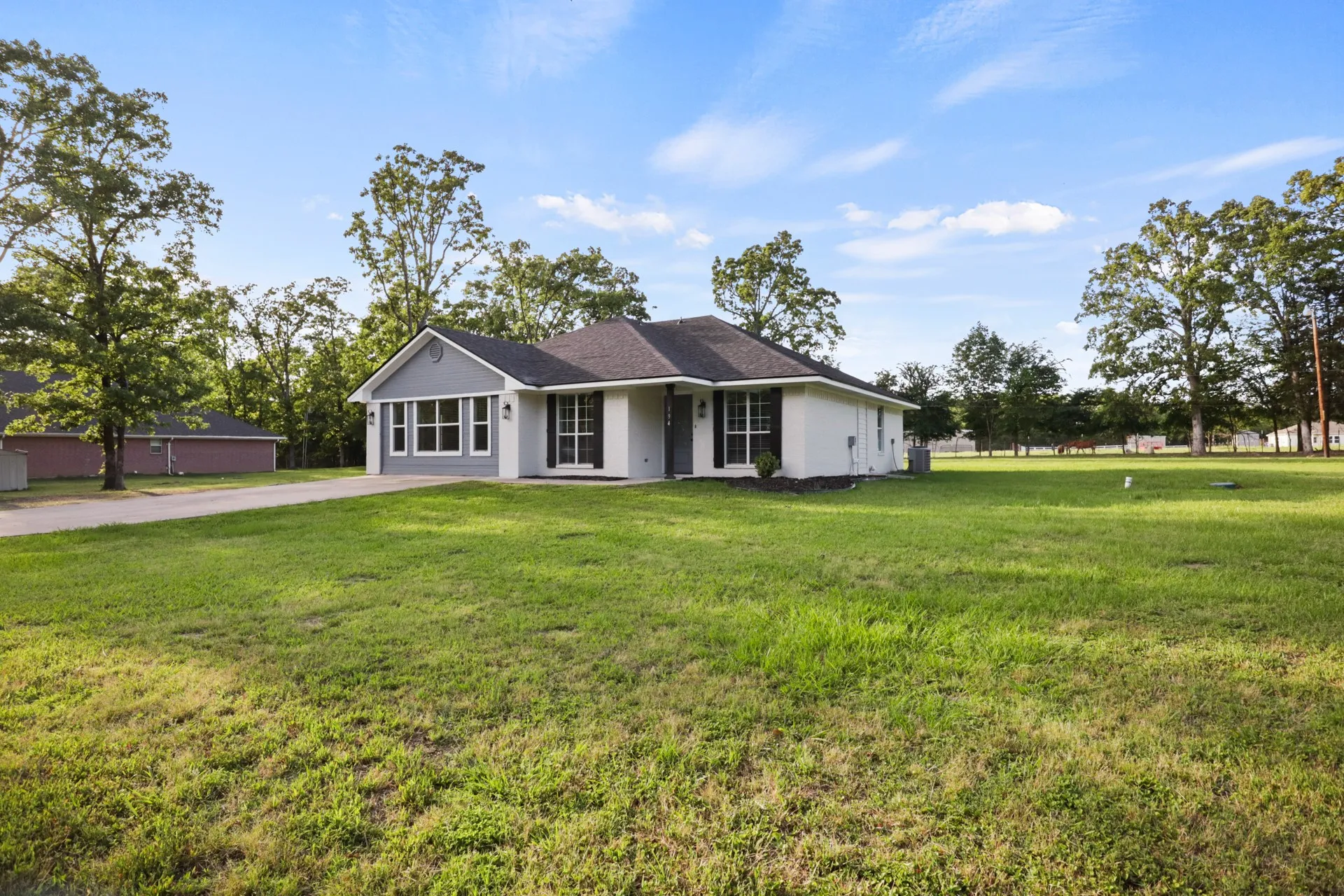 Single Family Residence For Sale in Titus County , 194 County Road 1720, Mt Pleasant, Texas 75455, 3 Bedrooms, 2 Bathrooms, Garage spaces, 1,556 Sqft, built in 2006, Preowned, Price $249,000, mls#21254166, Real Estate Agent in Mt Pleasant, Homes For Sale in Titus county, Homes For Sale in Mt Pleasant, Realtor in Mt Pleasant Texas, Real Estate Brokerage Independent Realty Texas, Luminita Cordes Realtor