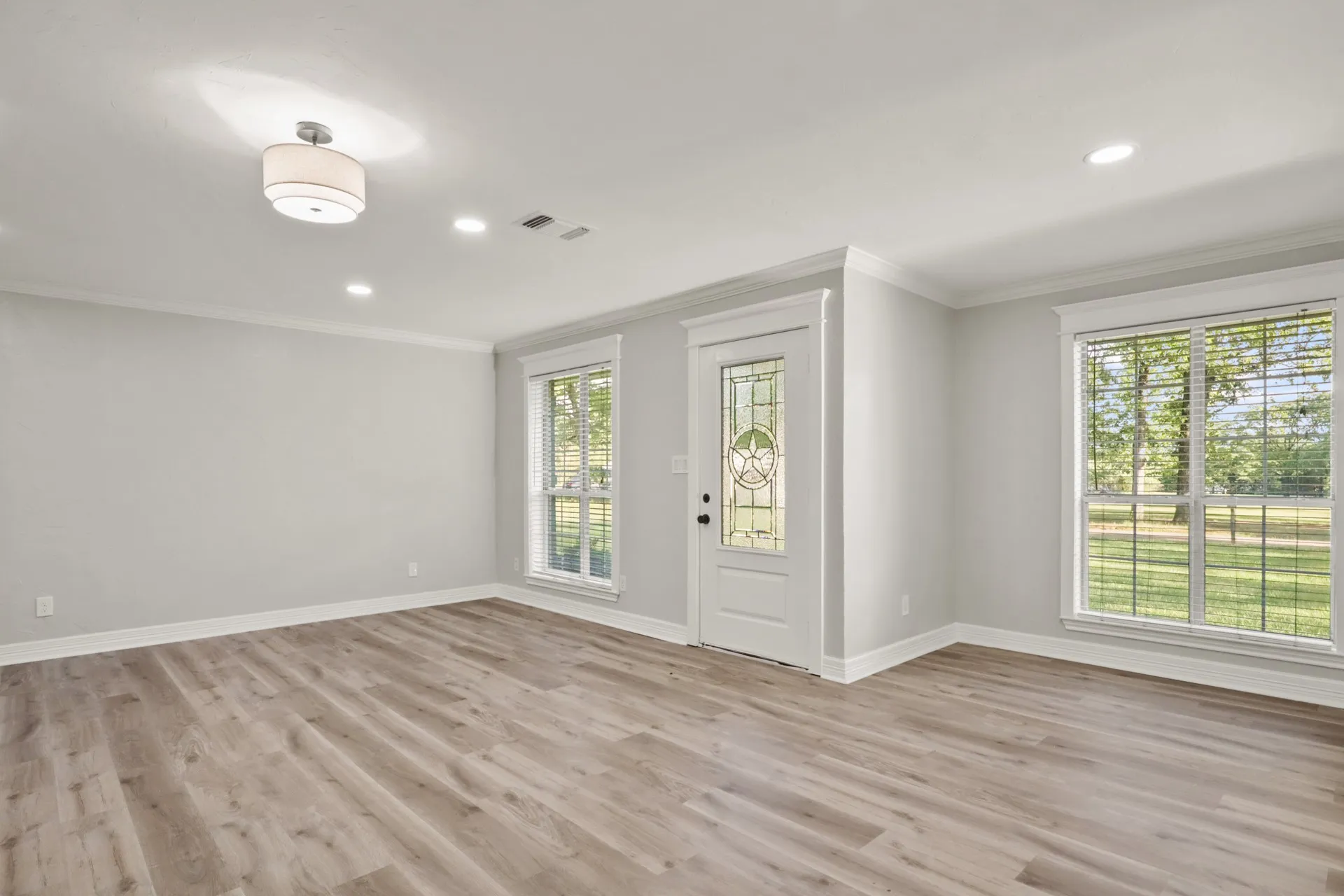 Single Family Residence For Sale in Titus County , 194 County Road 1720, Mt Pleasant, Texas 75455, 3 Bedrooms, 2 Bathrooms, Garage spaces, 1,556 Sqft, built in 2006, Preowned, Price $249,000, mls#21254166, Real Estate Agent in Mt Pleasant, Homes For Sale in Titus county, Homes For Sale in Mt Pleasant, Realtor in Mt Pleasant Texas, Real Estate Brokerage Independent Realty Texas, Luminita Cordes Realtor