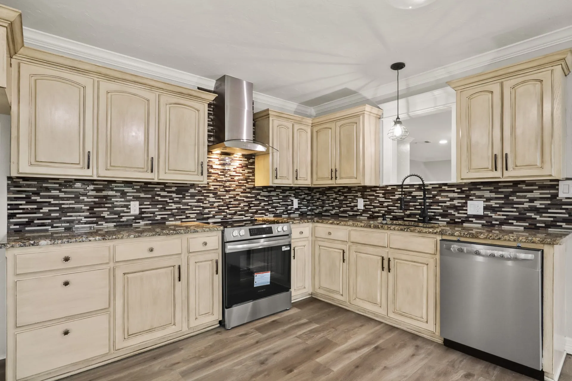 Single Family Residence For Sale in Titus County , 194 County Road 1720, Mt Pleasant, Texas 75455, 3 Bedrooms, 2 Bathrooms, Garage spaces, 1,556 Sqft, built in 2006, Preowned, Price $249,000, mls#21254166, Real Estate Agent in Mt Pleasant, Homes For Sale in Titus county, Homes For Sale in Mt Pleasant, Realtor in Mt Pleasant Texas, Real Estate Brokerage Independent Realty Texas, Luminita Cordes Realtor