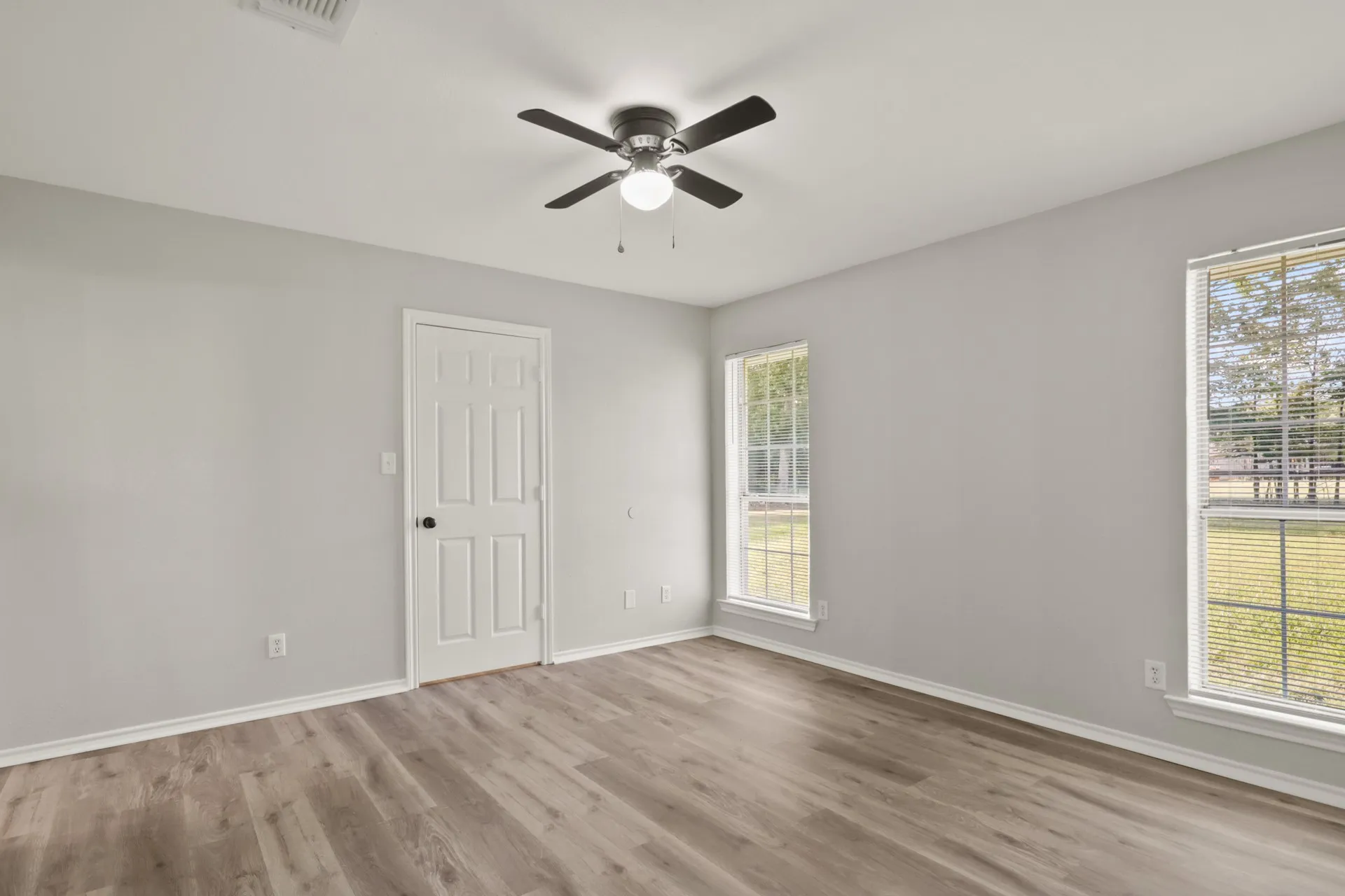 Single Family Residence For Sale in Titus County , 194 County Road 1720, Mt Pleasant, Texas 75455, 3 Bedrooms, 2 Bathrooms, Garage spaces, 1,556 Sqft, built in 2006, Preowned, Price $249,000, mls#21254166, Real Estate Agent in Mt Pleasant, Homes For Sale in Titus county, Homes For Sale in Mt Pleasant, Realtor in Mt Pleasant Texas, Real Estate Brokerage Independent Realty Texas, Luminita Cordes Realtor