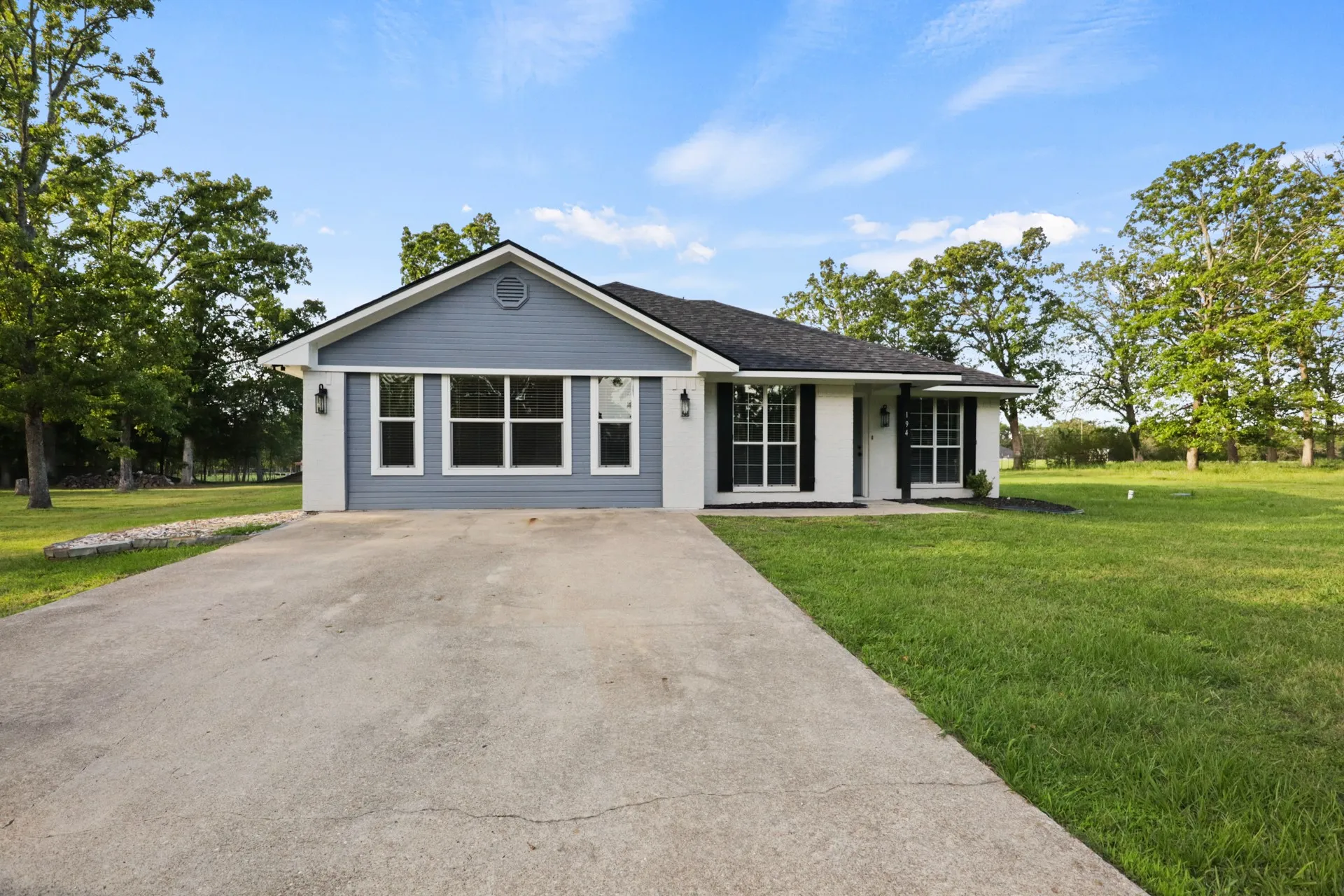 Single Family Residence For Sale in Titus County , 194 County Road 1720, Mt Pleasant, Texas 75455, 3 Bedrooms, 2 Bathrooms, Garage spaces, 1,556 Sqft, built in 2006, Preowned, Price $249,000, mls#21254166, Real Estate Agent in Mt Pleasant, Homes For Sale in Titus county, Homes For Sale in Mt Pleasant, Realtor in Mt Pleasant Texas, Real Estate Brokerage Independent Realty Texas, Luminita Cordes Realtor