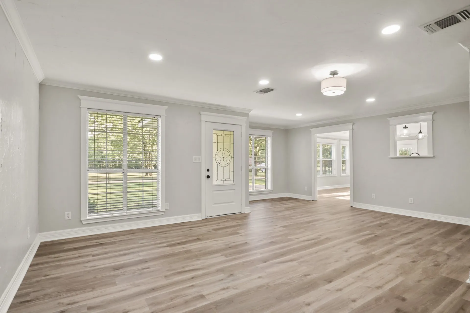 Single Family Residence For Sale in Titus County , 194 County Road 1720, Mt Pleasant, Texas 75455, 3 Bedrooms, 2 Bathrooms, Garage spaces, 1,556 Sqft, built in 2006, Preowned, Price $249,000, mls#21254166, Real Estate Agent in Mt Pleasant, Homes For Sale in Titus county, Homes For Sale in Mt Pleasant, Realtor in Mt Pleasant Texas, Real Estate Brokerage Independent Realty Texas, Luminita Cordes Realtor