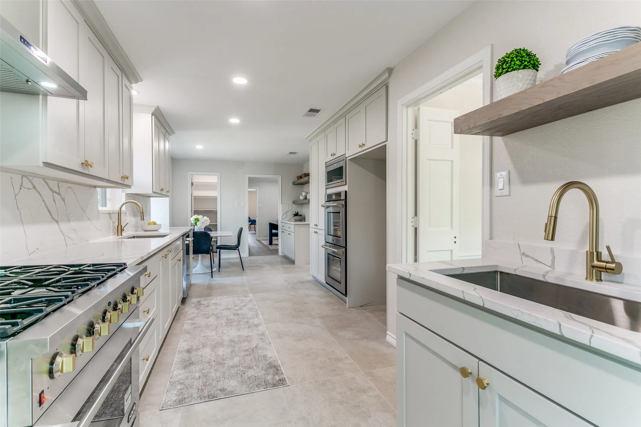 Single Family Residence For Rent in Collin County , 17402 Oakington Court, Dallas, Texas 75252, 5 Bedroom, 4 Bathroom, Garage spaces, 2,775 Sqft, built in 1983, Preowned, mls#21252916, Real Estate Agent in Dallas, Homes For Rent in Collin county, Homes For Rent in Dallas, Realtor in Dallas Texas, Real Estate Brokerage Independent Realty Texas, Luminita Cordes Realtor