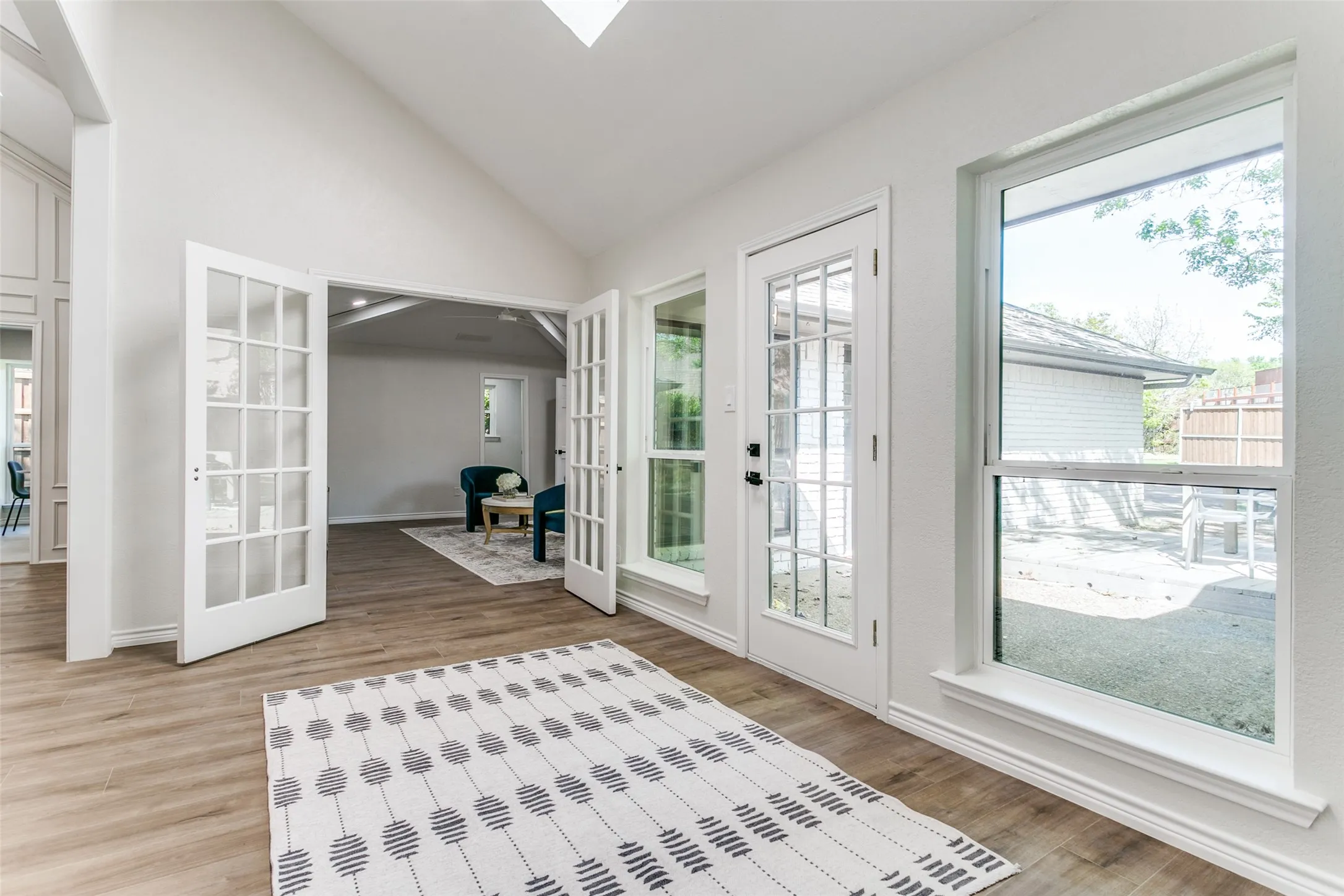 Single Family Residence For Rent in Collin County , 17402 Oakington Court, Dallas, Texas 75252, 5 Bedroom, 4 Bathroom, Garage spaces, 2,775 Sqft, built in 1983, Preowned, mls#21252916, Real Estate Agent in Dallas, Homes For Rent in Collin county, Homes For Rent in Dallas, Realtor in Dallas Texas, Real Estate Brokerage Independent Realty Texas, Luminita Cordes Realtor