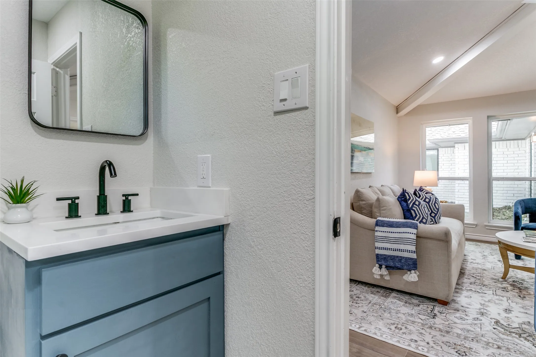 Single Family Residence For Rent in Collin County , 17402 Oakington Court, Dallas, Texas 75252, 5 Bedroom, 4 Bathroom, Garage spaces, 2,775 Sqft, built in 1983, Preowned, mls#21252916, Real Estate Agent in Dallas, Homes For Rent in Collin county, Homes For Rent in Dallas, Realtor in Dallas Texas, Real Estate Brokerage Independent Realty Texas, Luminita Cordes Realtor