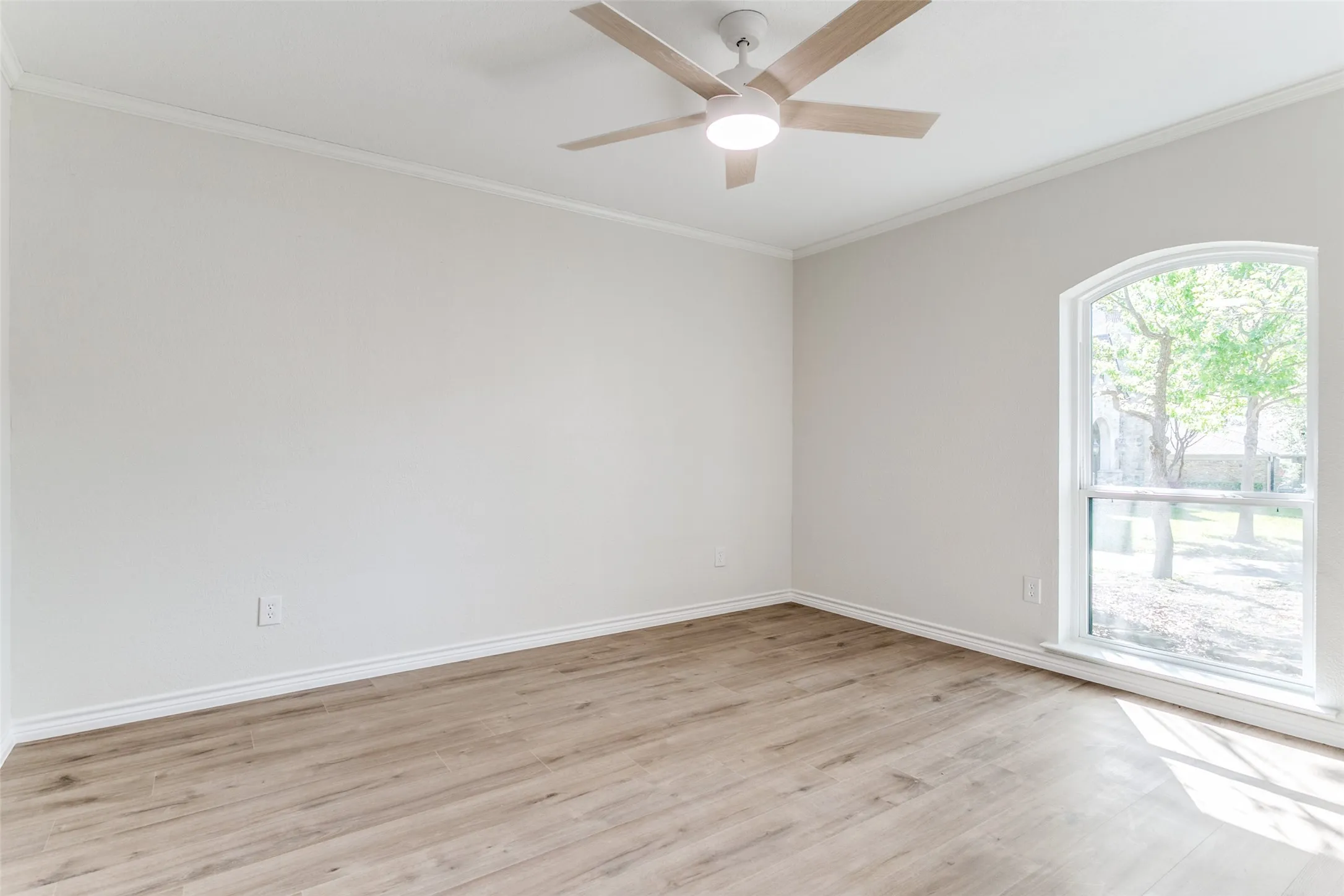 Single Family Residence For Rent in Collin County , 17402 Oakington Court, Dallas, Texas 75252, 5 Bedroom, 4 Bathroom, Garage spaces, 2,775 Sqft, built in 1983, Preowned, mls#21252916, Real Estate Agent in Dallas, Homes For Rent in Collin county, Homes For Rent in Dallas, Realtor in Dallas Texas, Real Estate Brokerage Independent Realty Texas, Luminita Cordes Realtor