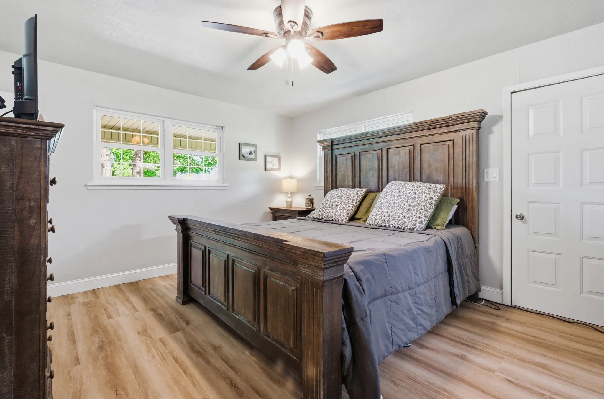 Single Family Residence For Sale in Grayson County , 1499 Harrell Road, Howe, Texas 75459, 3 Bedrooms, 2 Bathrooms, Garage spaces, 2,161 Sqft, built in 1985, Price $1,250,000, mls#21245342, Real Estate Agent in Howe, Homes For Sale in Grayson county, Homes For Sale in Howe, Realtor in Howe Texas, Real Estate Brokerage Independent Realty Texas, Luminita Cordes Realtor
