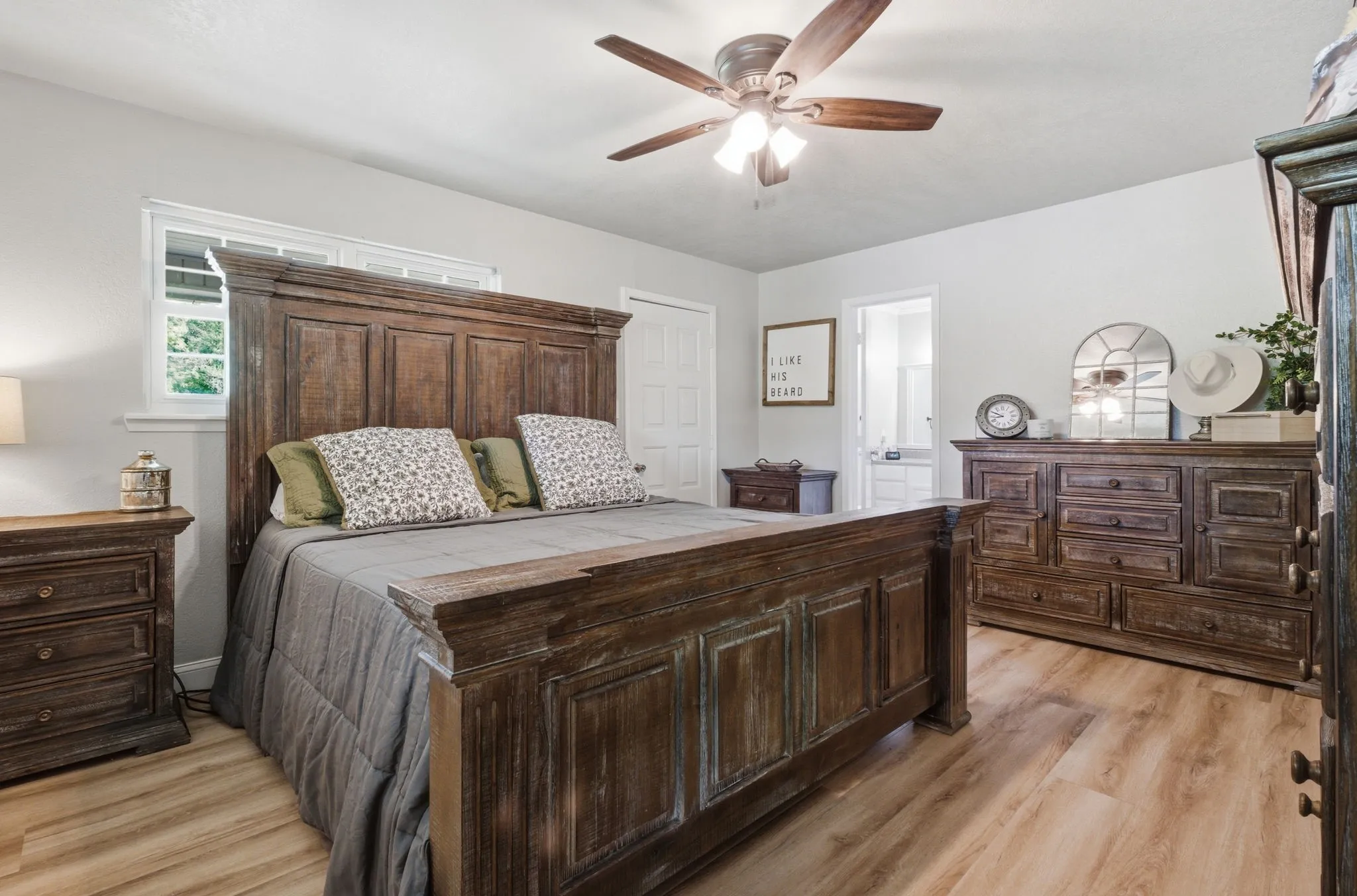 Single Family Residence For Sale in Grayson County , 1499 Harrell Road, Howe, Texas 75459, 3 Bedrooms, 2 Bathrooms, Garage spaces, 2,161 Sqft, built in 1985, Price $1,250,000, mls#21245342, Real Estate Agent in Howe, Homes For Sale in Grayson county, Homes For Sale in Howe, Realtor in Howe Texas, Real Estate Brokerage Independent Realty Texas, Luminita Cordes Realtor