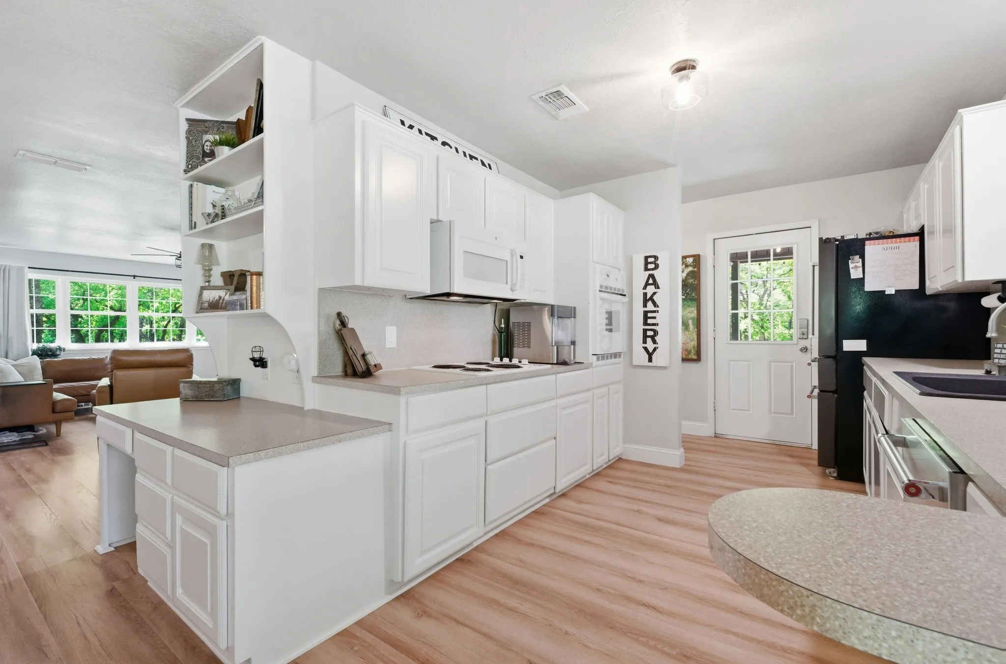 Single Family Residence For Sale in Grayson County , 1499 Harrell Road, Howe, Texas 75459, 3 Bedrooms, 2 Bathrooms, Garage spaces, 2,161 Sqft, built in 1985, Price $1,250,000, mls#21245342, Real Estate Agent in Howe, Homes For Sale in Grayson county, Homes For Sale in Howe, Realtor in Howe Texas, Real Estate Brokerage Independent Realty Texas, Luminita Cordes Realtor