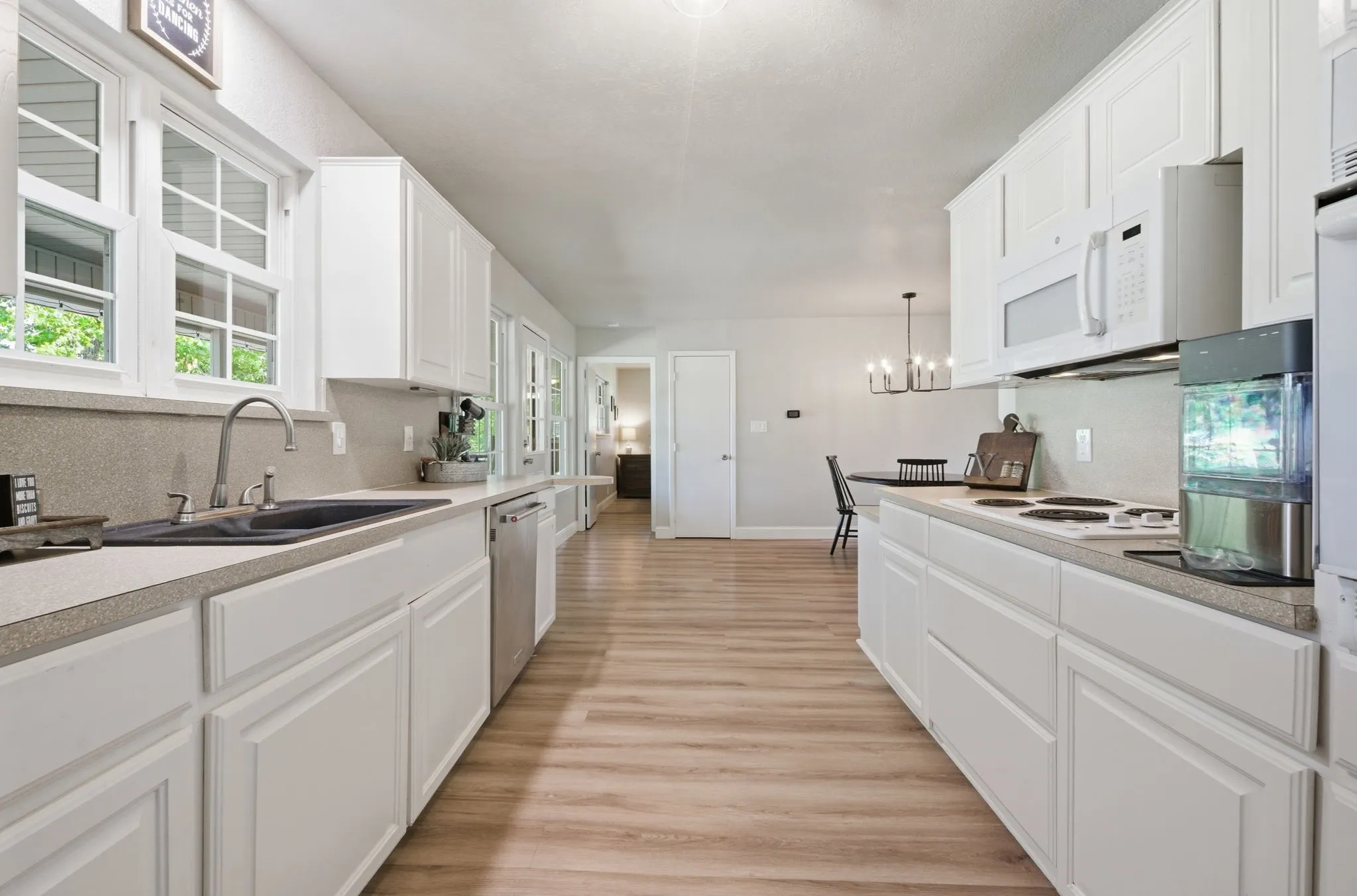 Single Family Residence For Sale in Grayson County , 1499 Harrell Road, Howe, Texas 75459, 3 Bedrooms, 2 Bathrooms, Garage spaces, 2,161 Sqft, built in 1985, Price $1,250,000, mls#21245342, Real Estate Agent in Howe, Homes For Sale in Grayson county, Homes For Sale in Howe, Realtor in Howe Texas, Real Estate Brokerage Independent Realty Texas, Luminita Cordes Realtor