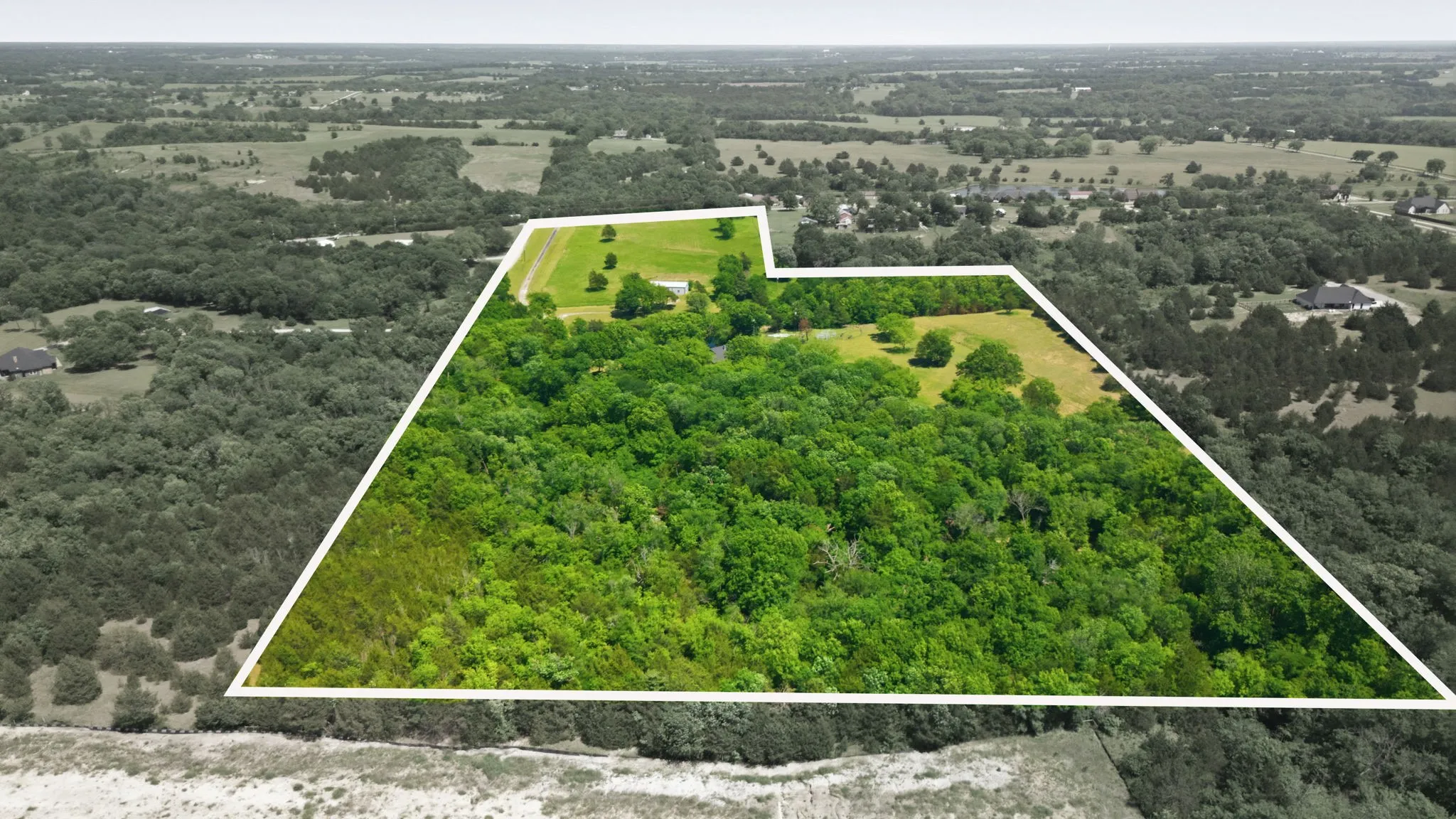 Single Family Residence For Sale in Grayson County , 1499 Harrell Road, Howe, Texas 75459, 3 Bedrooms, 2 Bathrooms, Garage spaces, 2,161 Sqft, built in 1985, Price $1,250,000, mls#21245342, Real Estate Agent in Howe, Homes For Sale in Grayson county, Homes For Sale in Howe, Realtor in Howe Texas, Real Estate Brokerage Independent Realty Texas, Luminita Cordes Realtor