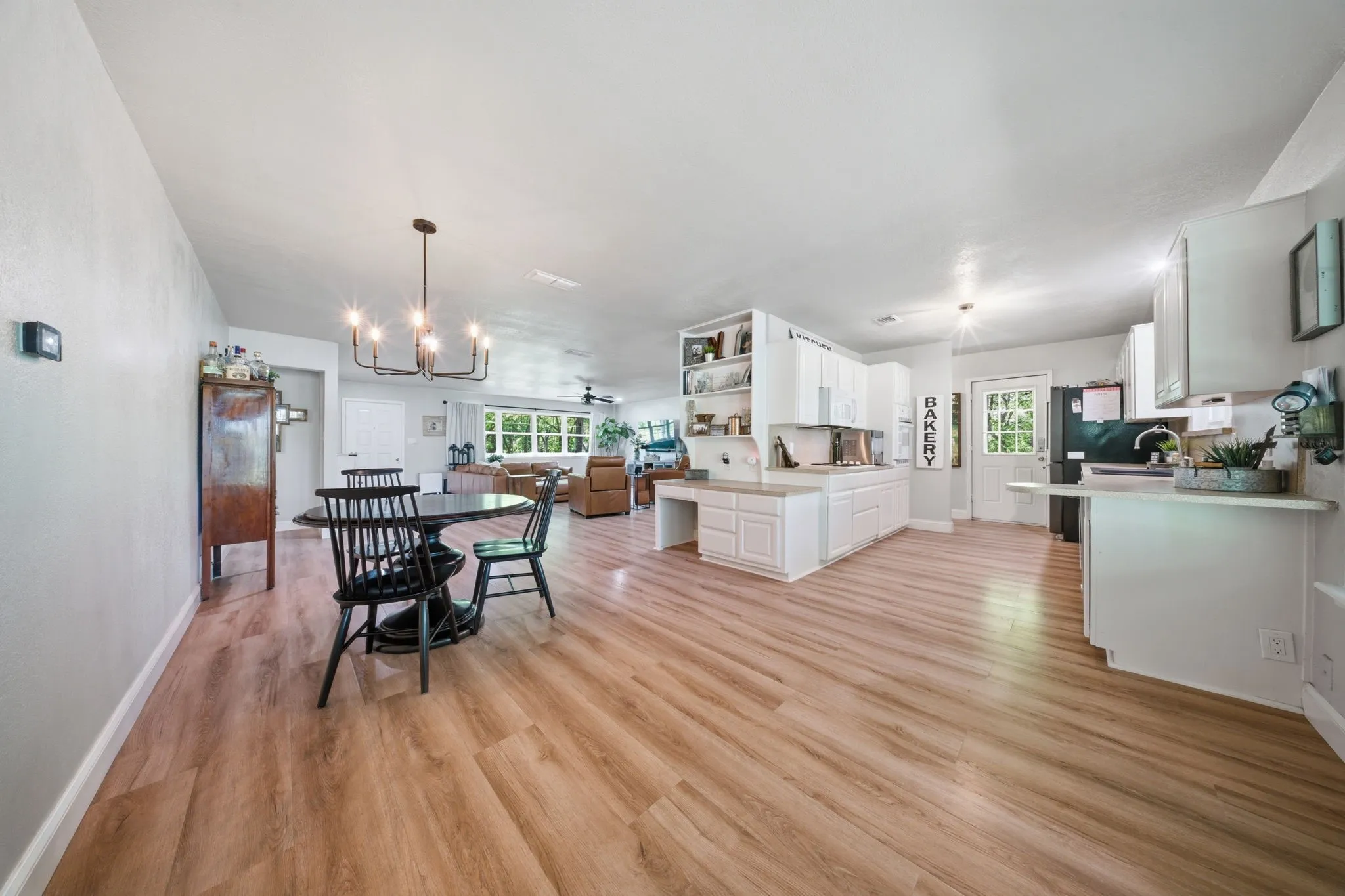 Single Family Residence For Sale in Grayson County , 1499 Harrell Road, Howe, Texas 75459, 3 Bedrooms, 2 Bathrooms, Garage spaces, 2,161 Sqft, built in 1985, Price $1,250,000, mls#21245342, Real Estate Agent in Howe, Homes For Sale in Grayson county, Homes For Sale in Howe, Realtor in Howe Texas, Real Estate Brokerage Independent Realty Texas, Luminita Cordes Realtor